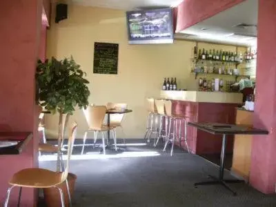 Lounge or bar, Lounge/Bar in Balmoral On York