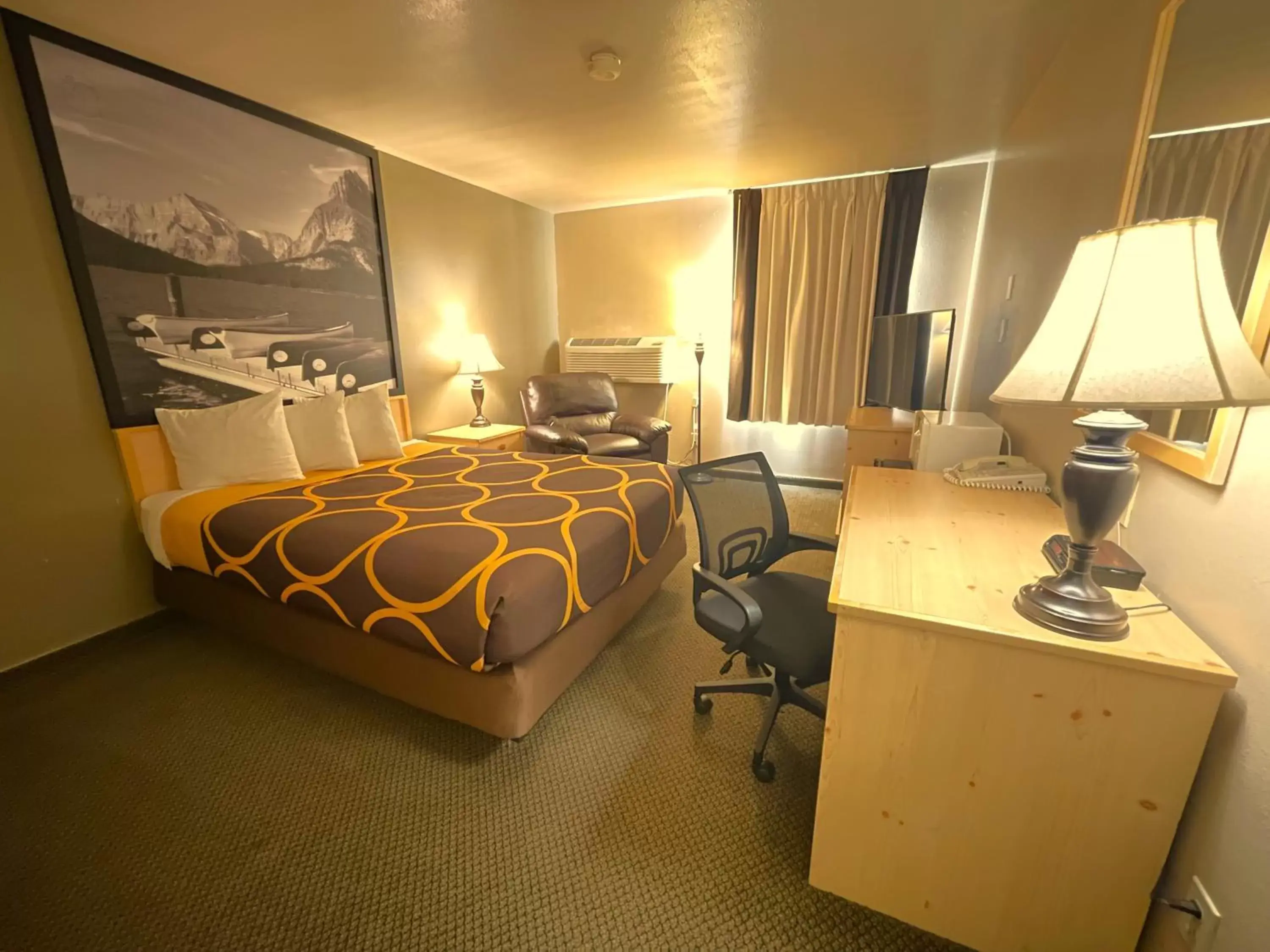 Bedroom, Bed in Super 8 by Wyndham Moscow - Pullman