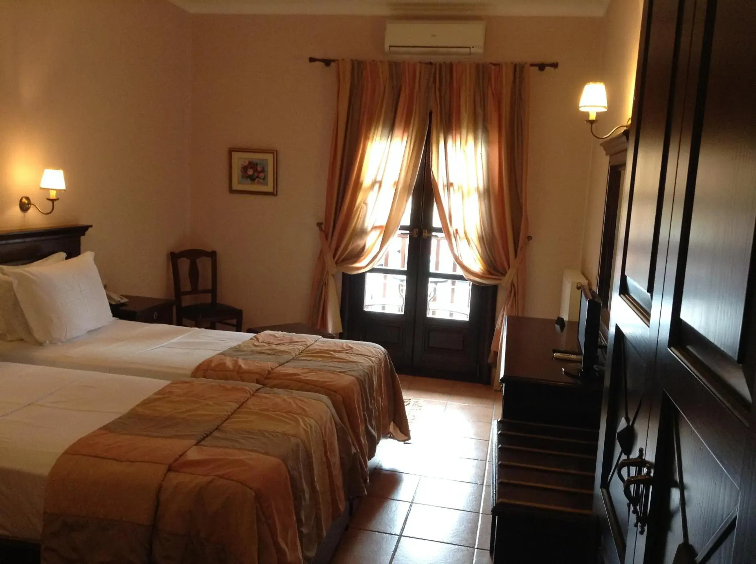 Standard Double or Twin Room in Hotel Doupiani House