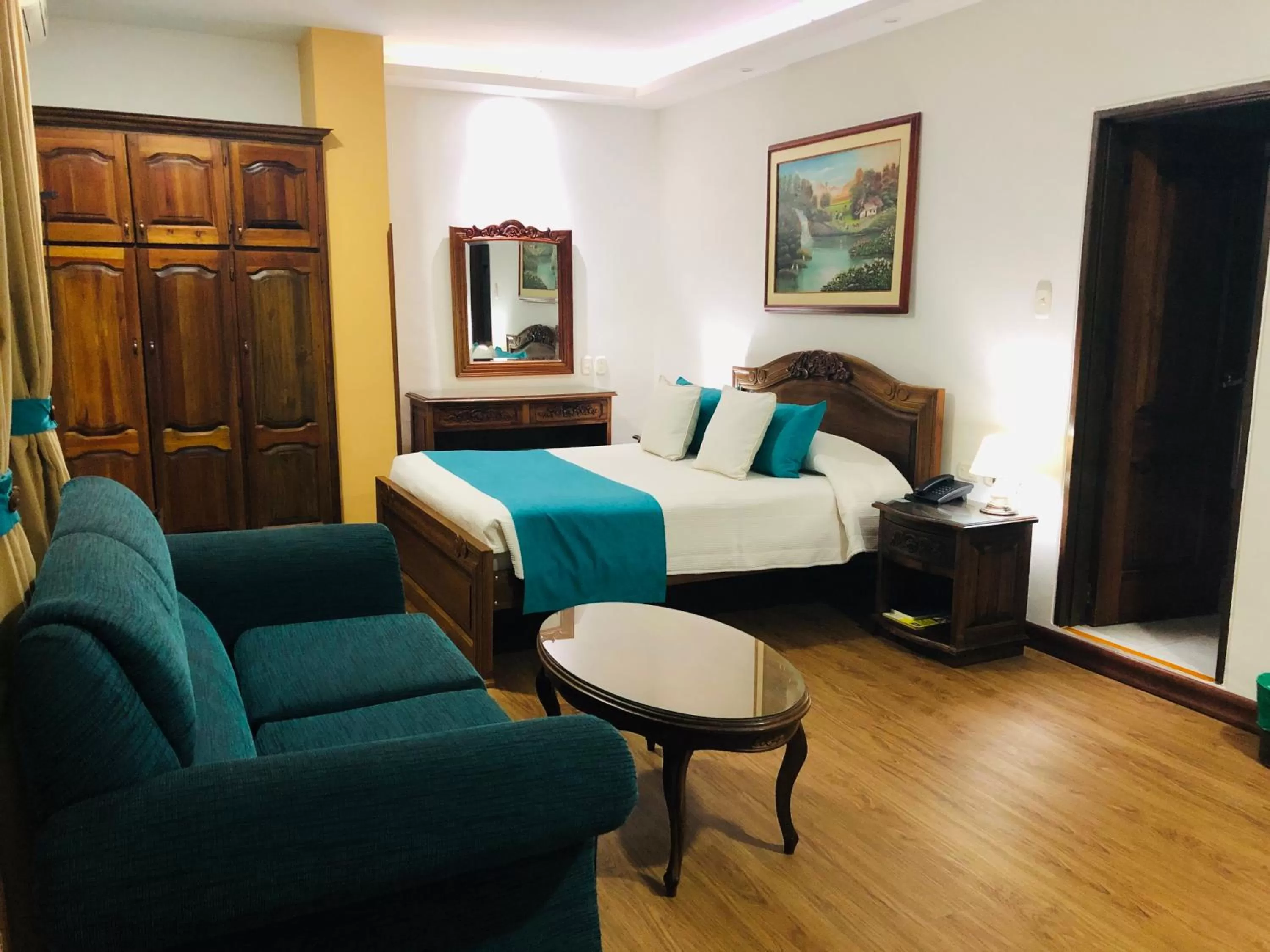 Photo of the whole room in El Gran Hotel de Pereira