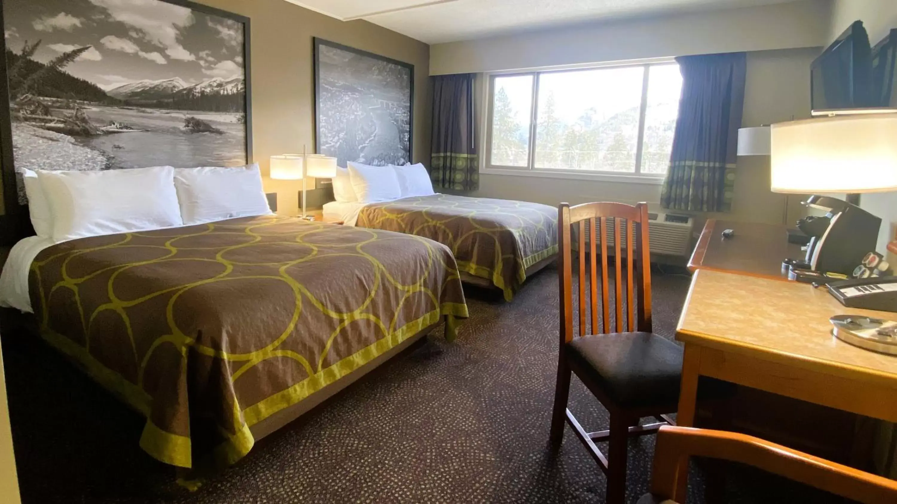 Bed in Super 8 by Wyndham Castlegar BC