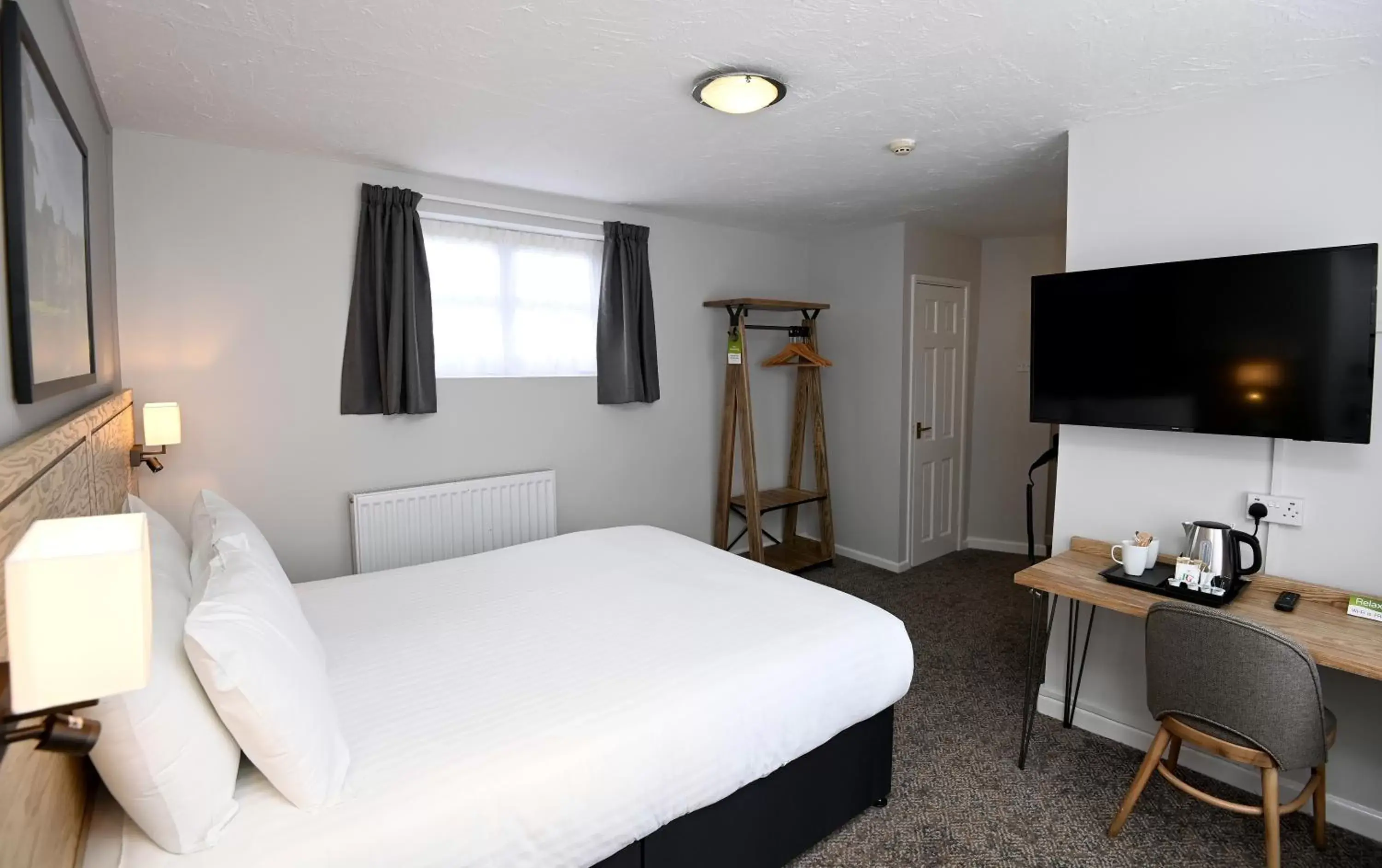 Bedroom, Bed in Fox & Goose, Barrow Gurney by Marston's Inns