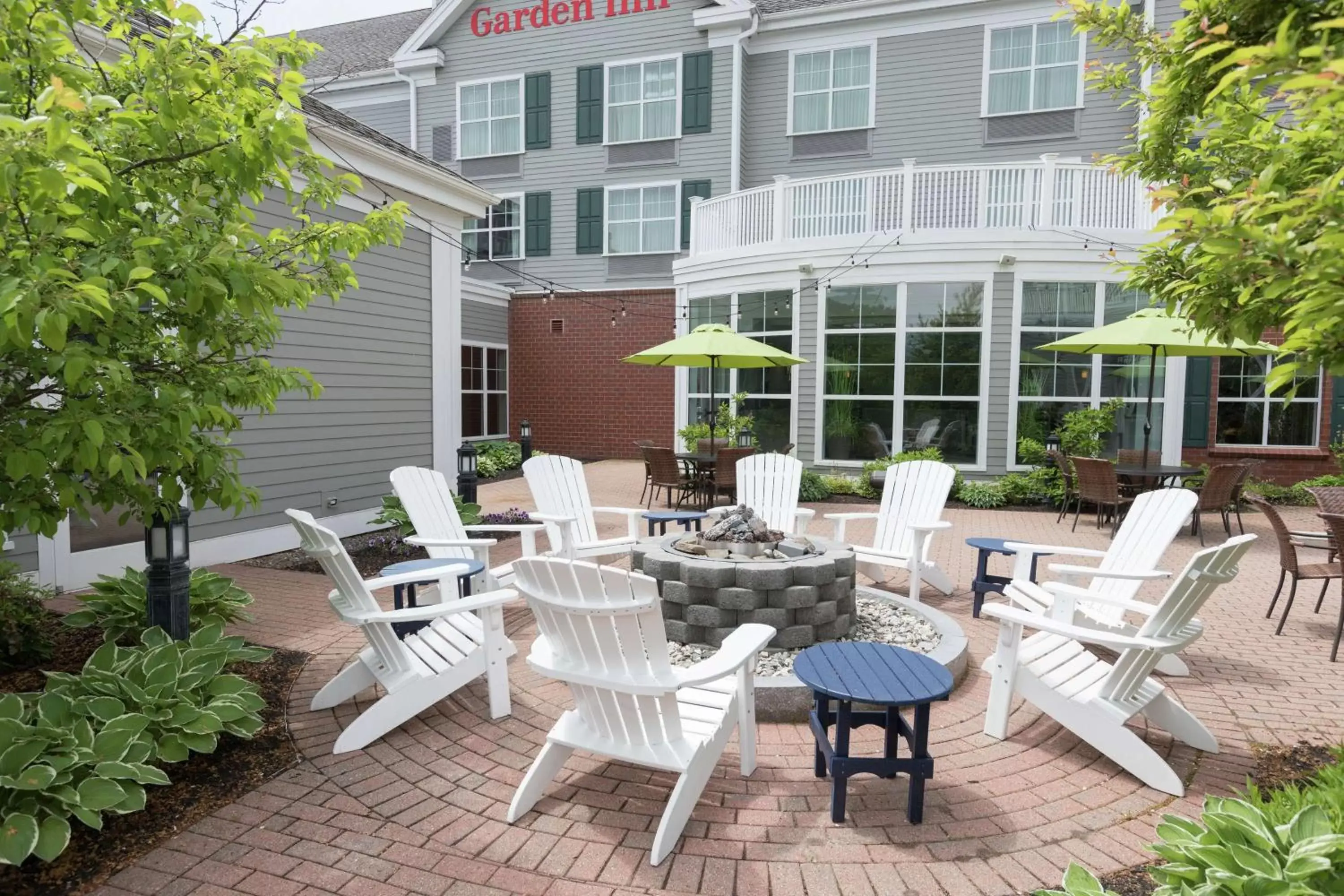 Patio in Hilton Garden Inn Freeport Downtown