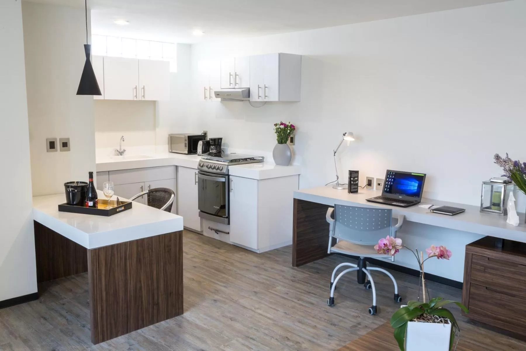 kitchen in FlowSuites WTC