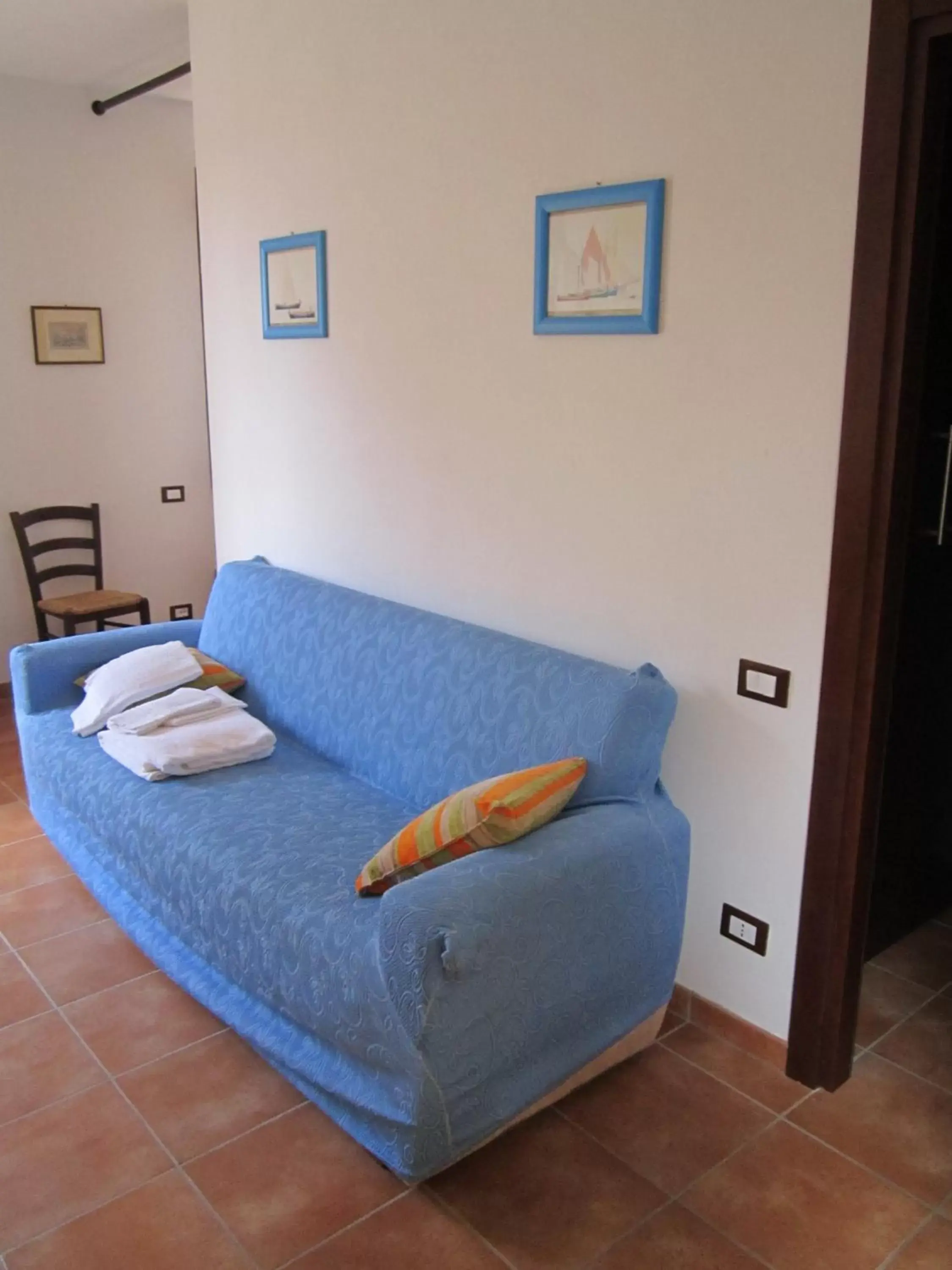 Living room, Seating Area in Madonna Del Poggio CAV