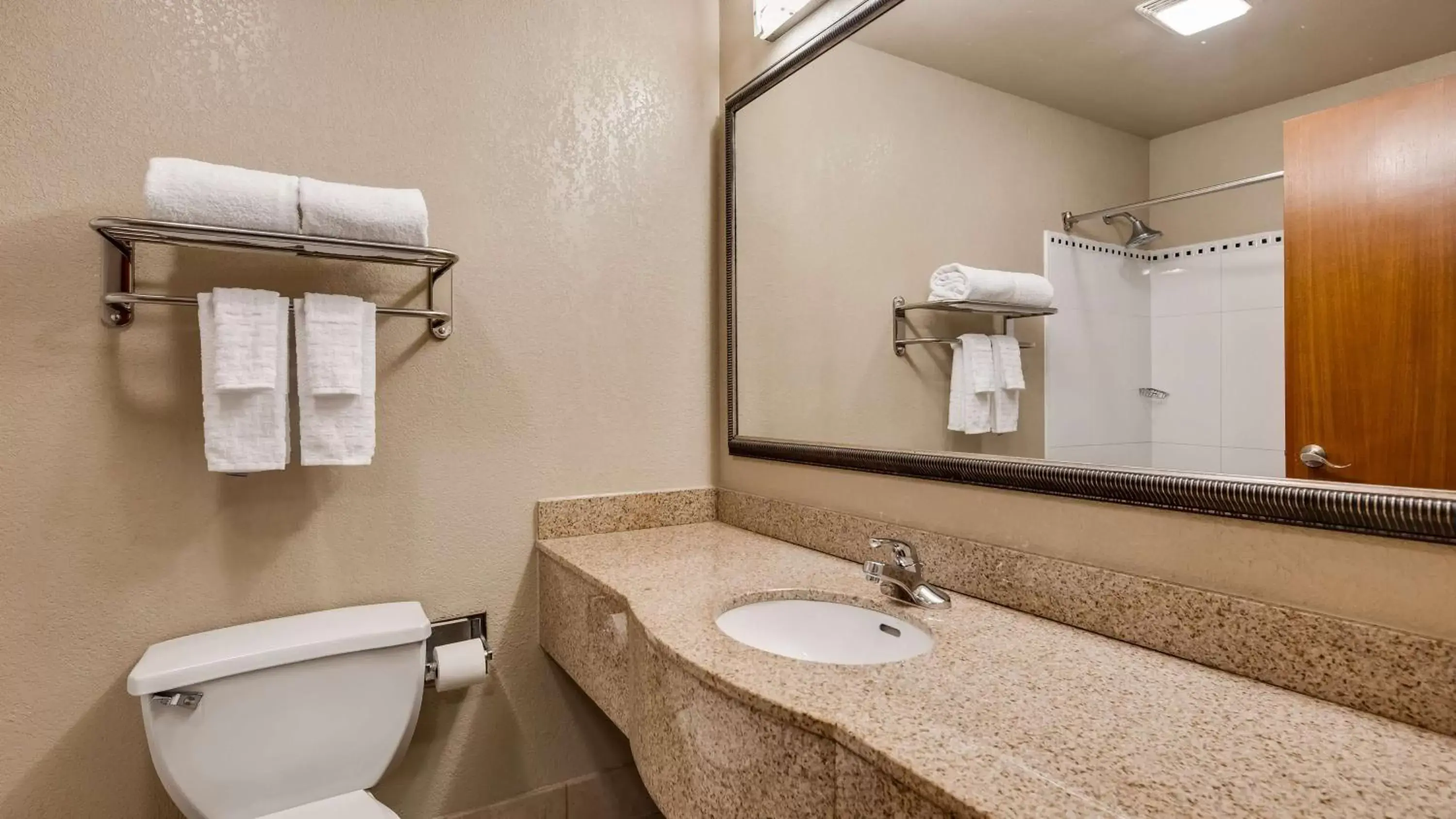 Bathroom in Best Western Gwinnett Center