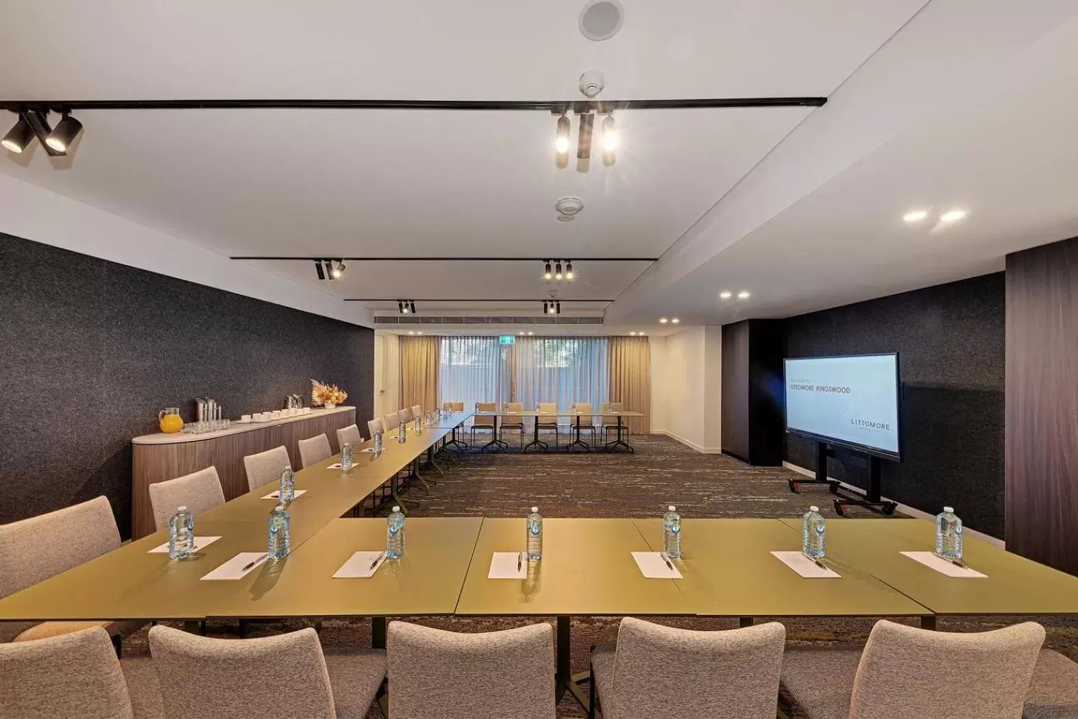 Meeting/conference room in Littomore Suites Kingswood
