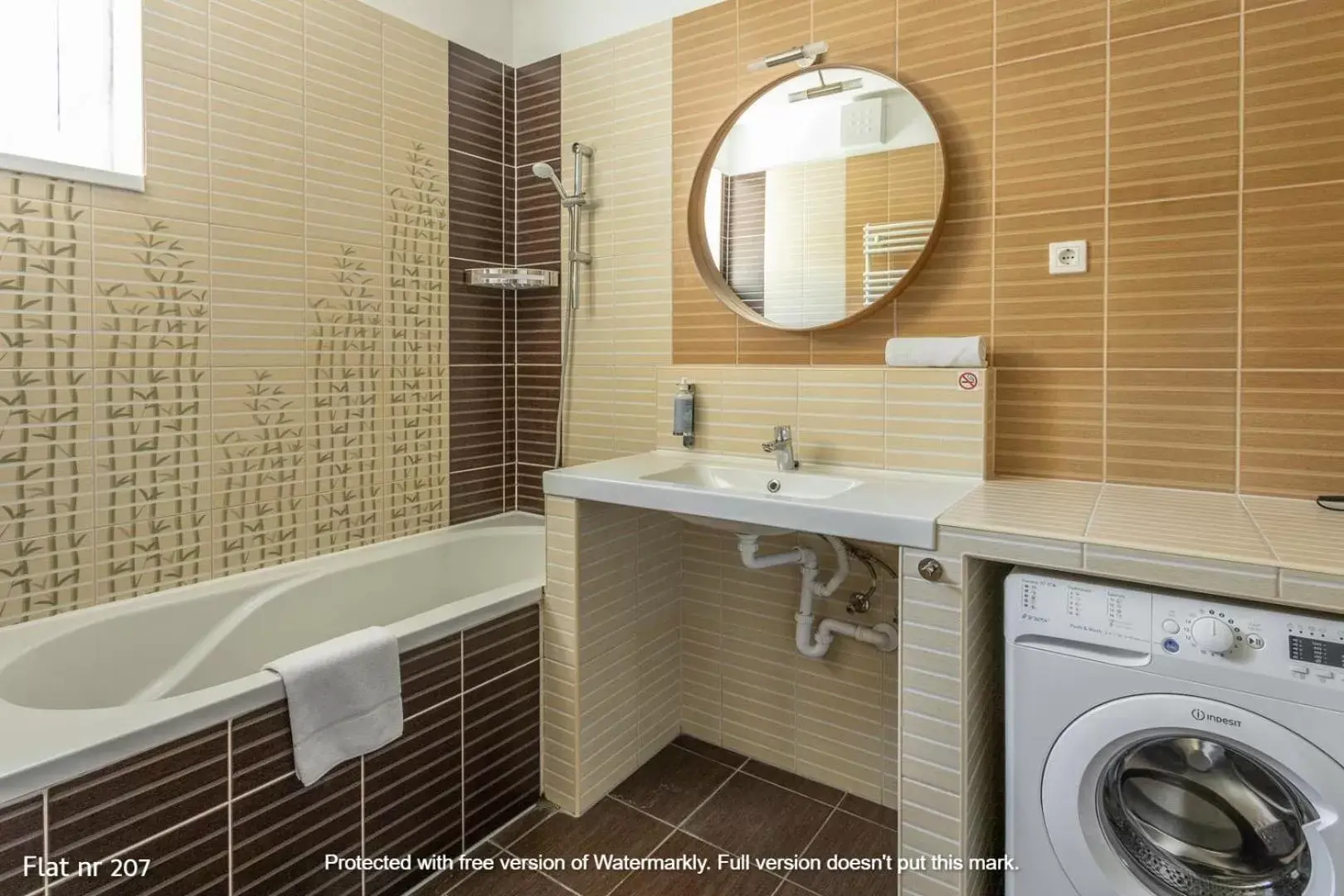 Bathroom in Corvin Plaza Apartments & Suites