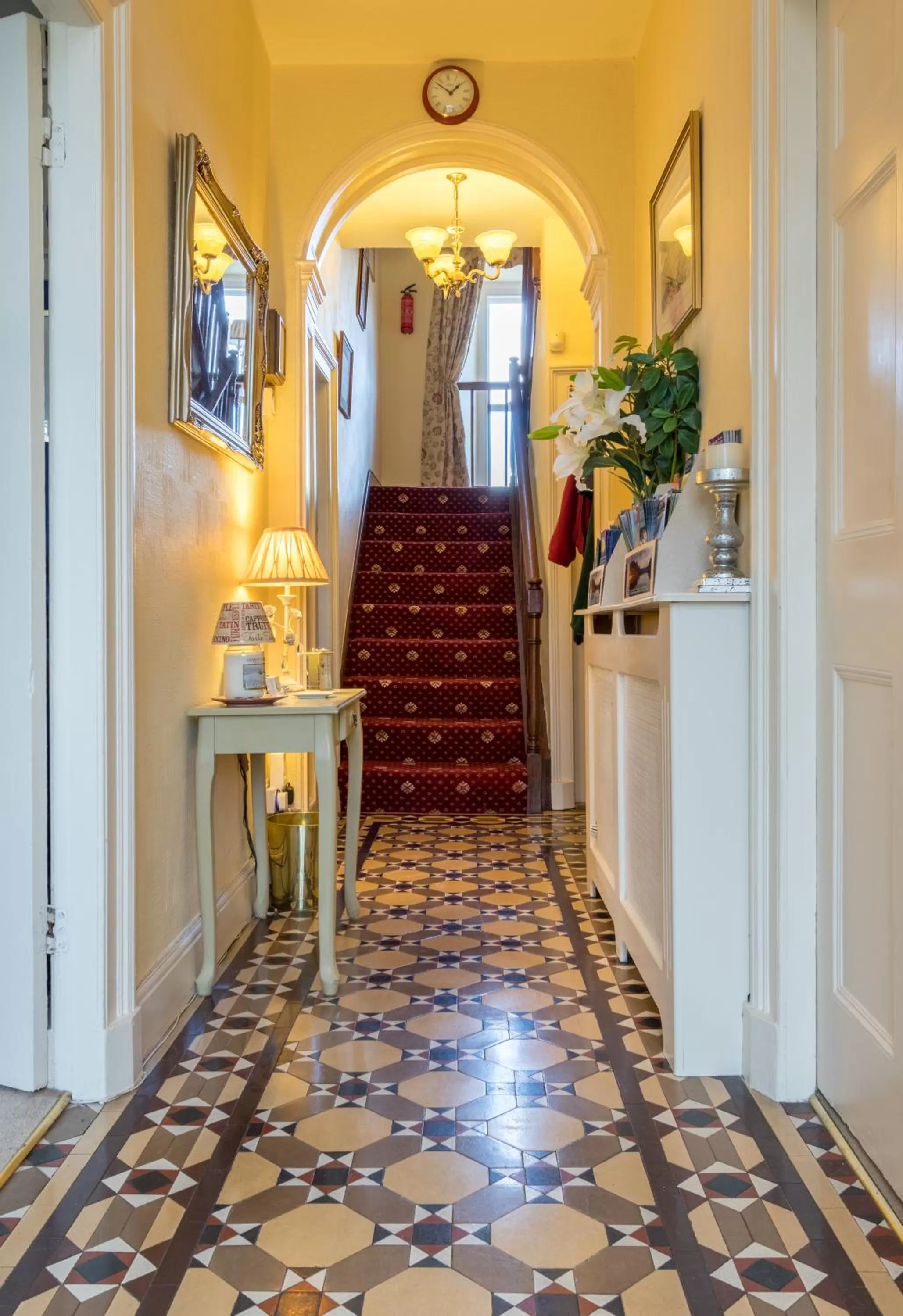 Facade/entrance in The Hill