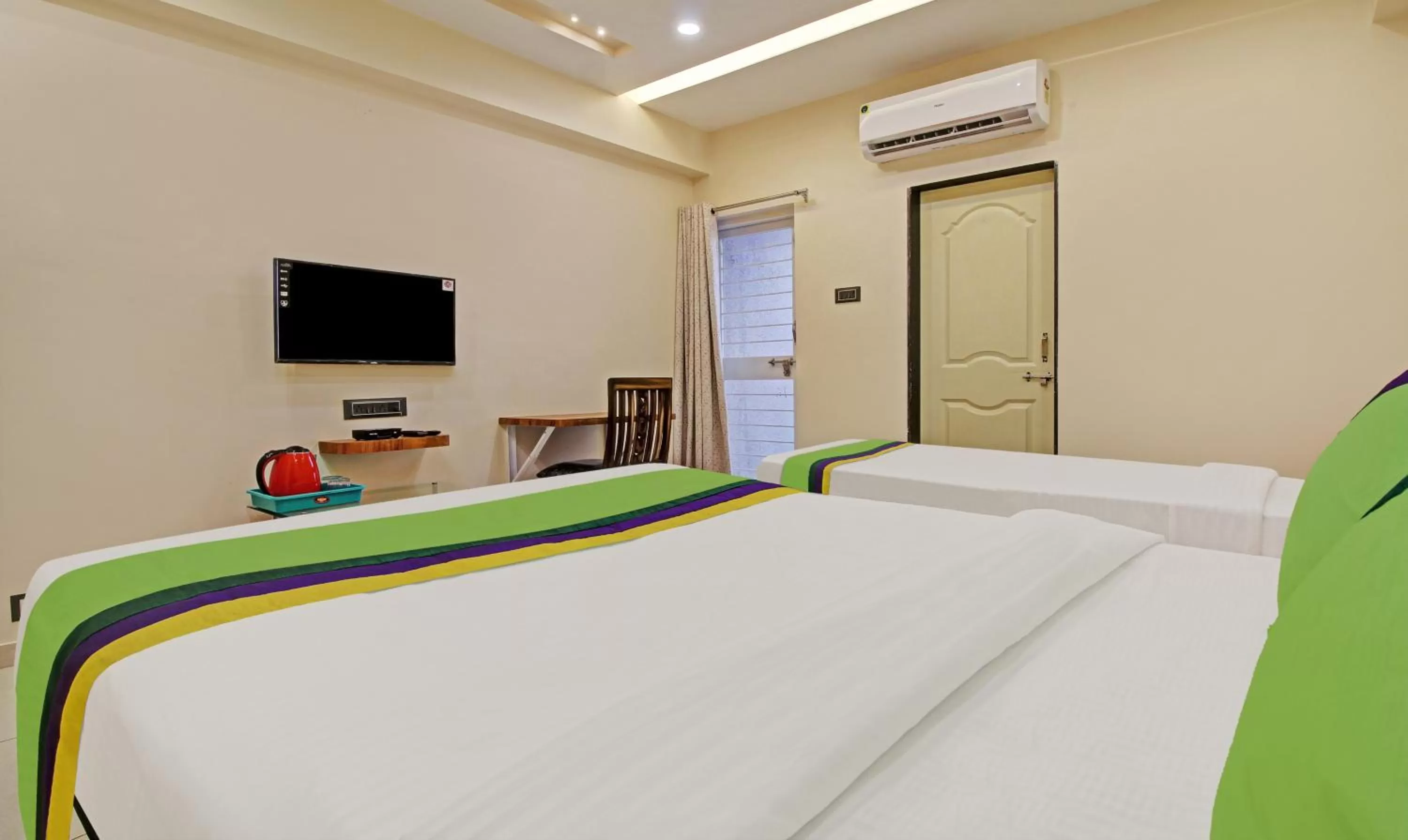 Bedroom, Bed in Treebo Royal Imperio, Hinjewadi