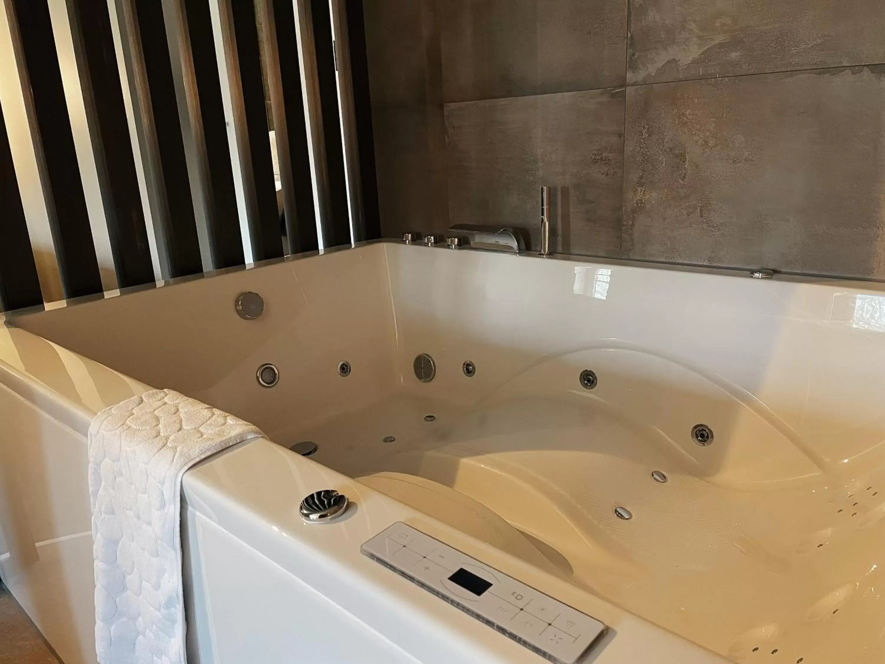 Massage, Bathroom in Hotel de Kastanjefabriek