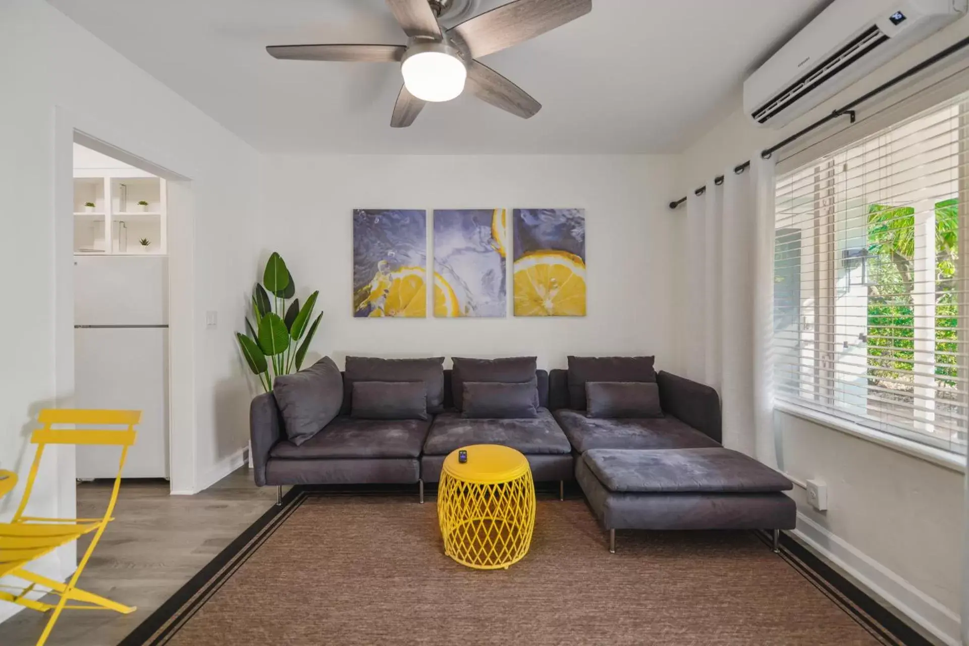 Living room, Seating Area in Alani Bay Villas