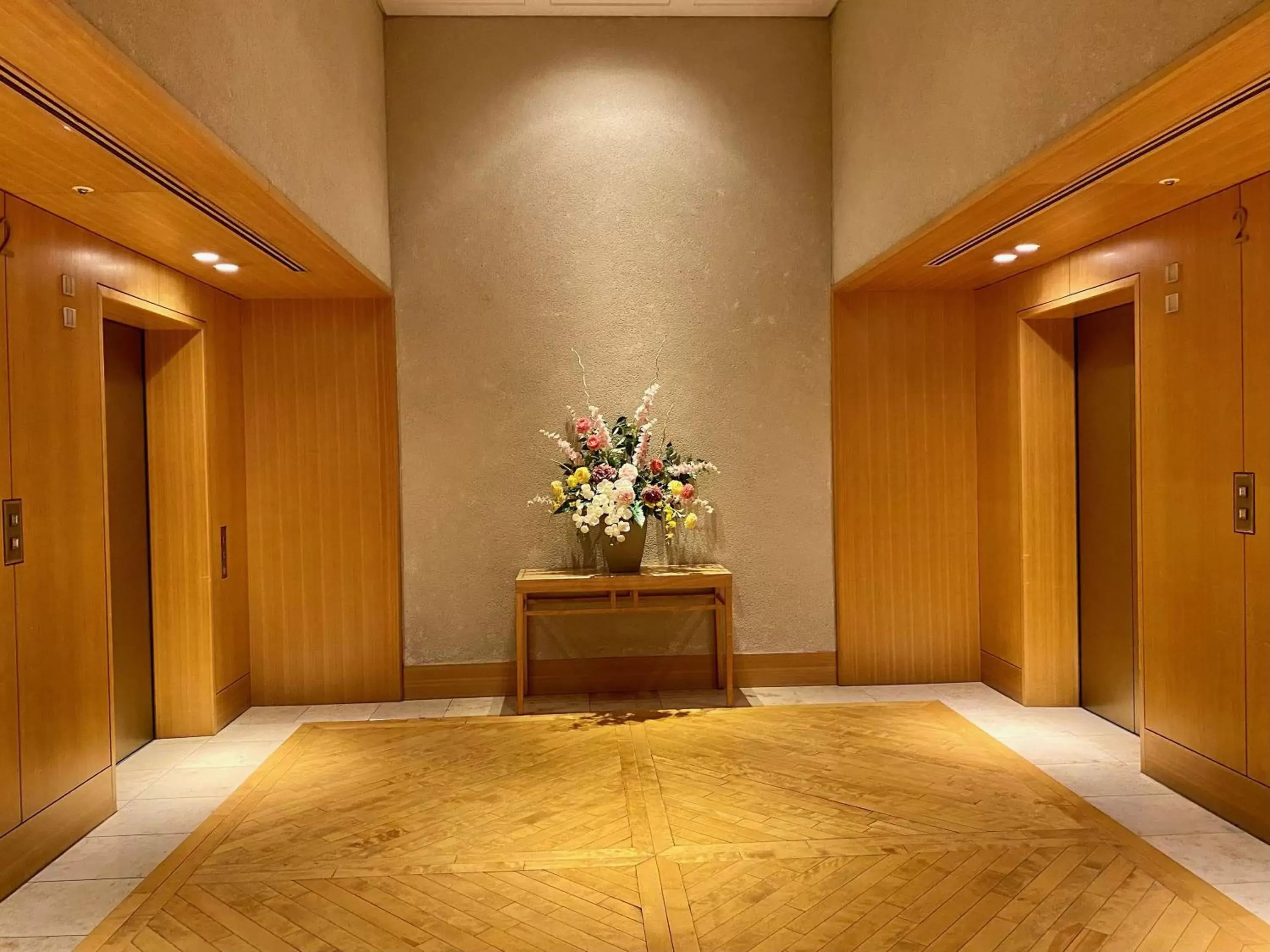 elevator in Kansai Airport Washington Hotel