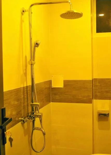 Bathroom in Aries Hotel