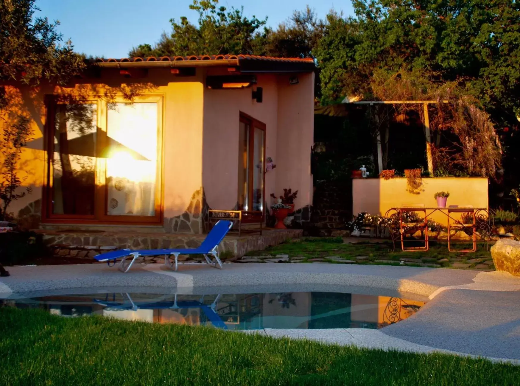 Garden, Swimming Pool in B&B A Casa di Silvia