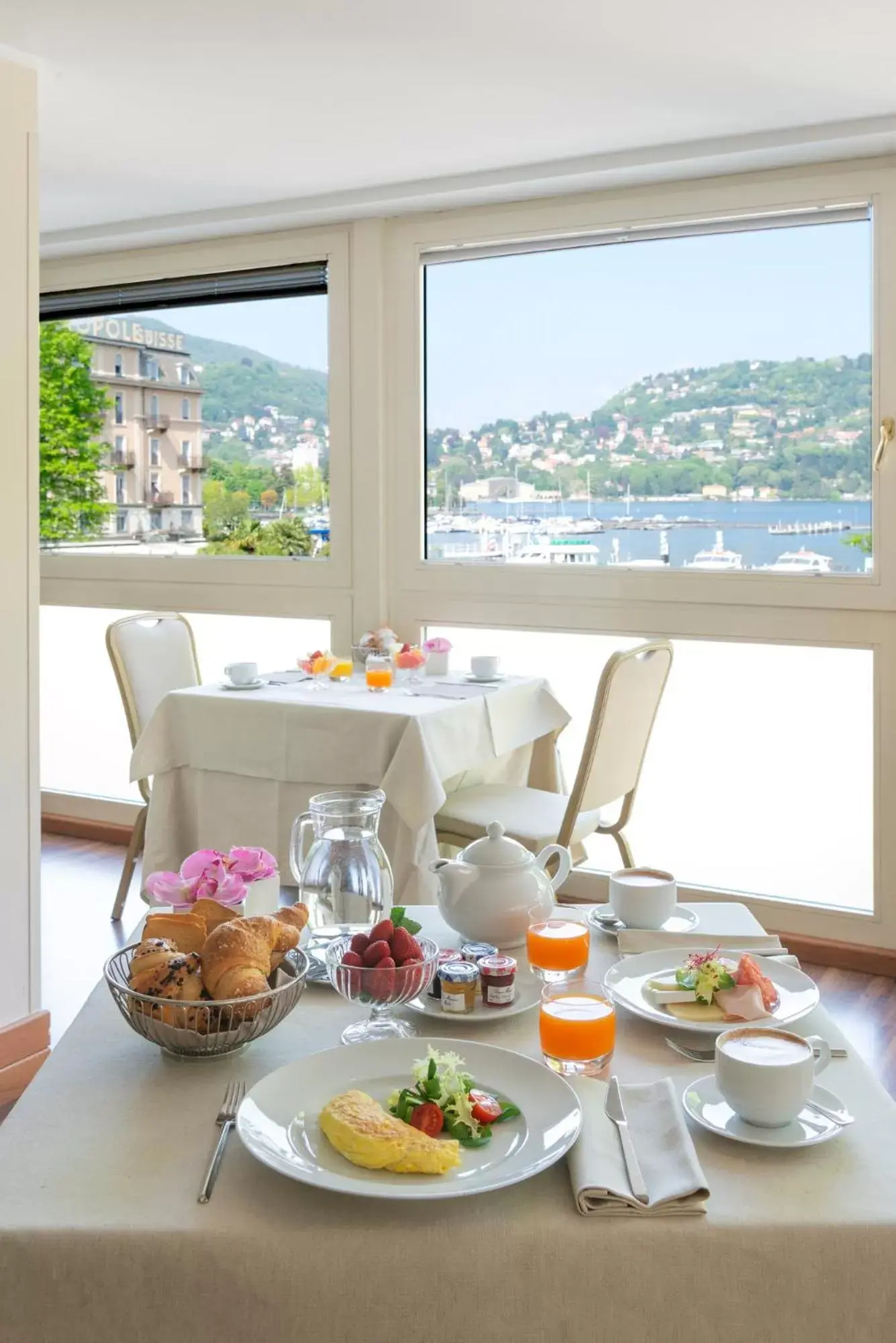 Buffet breakfast in Hotel Barchetta Excelsior
