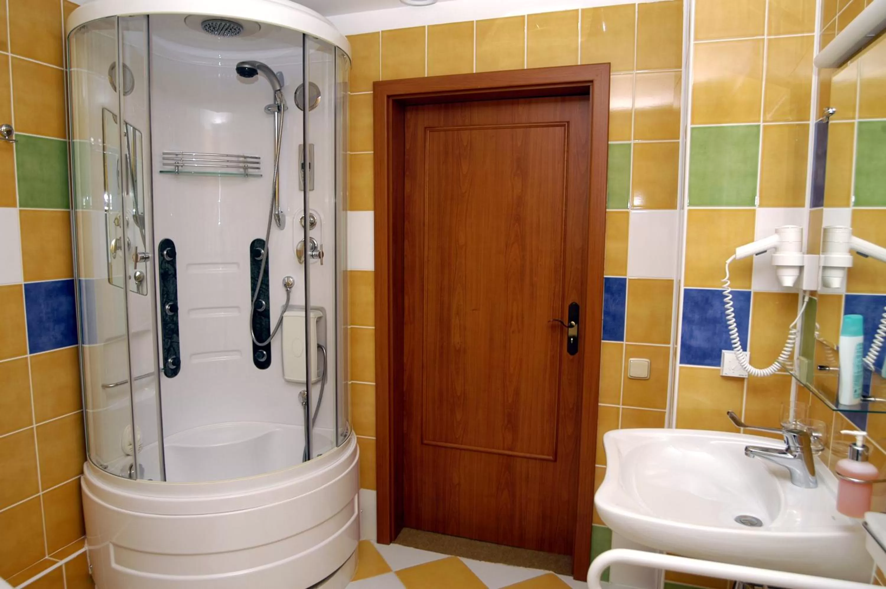 Shower in Hotel Loucky