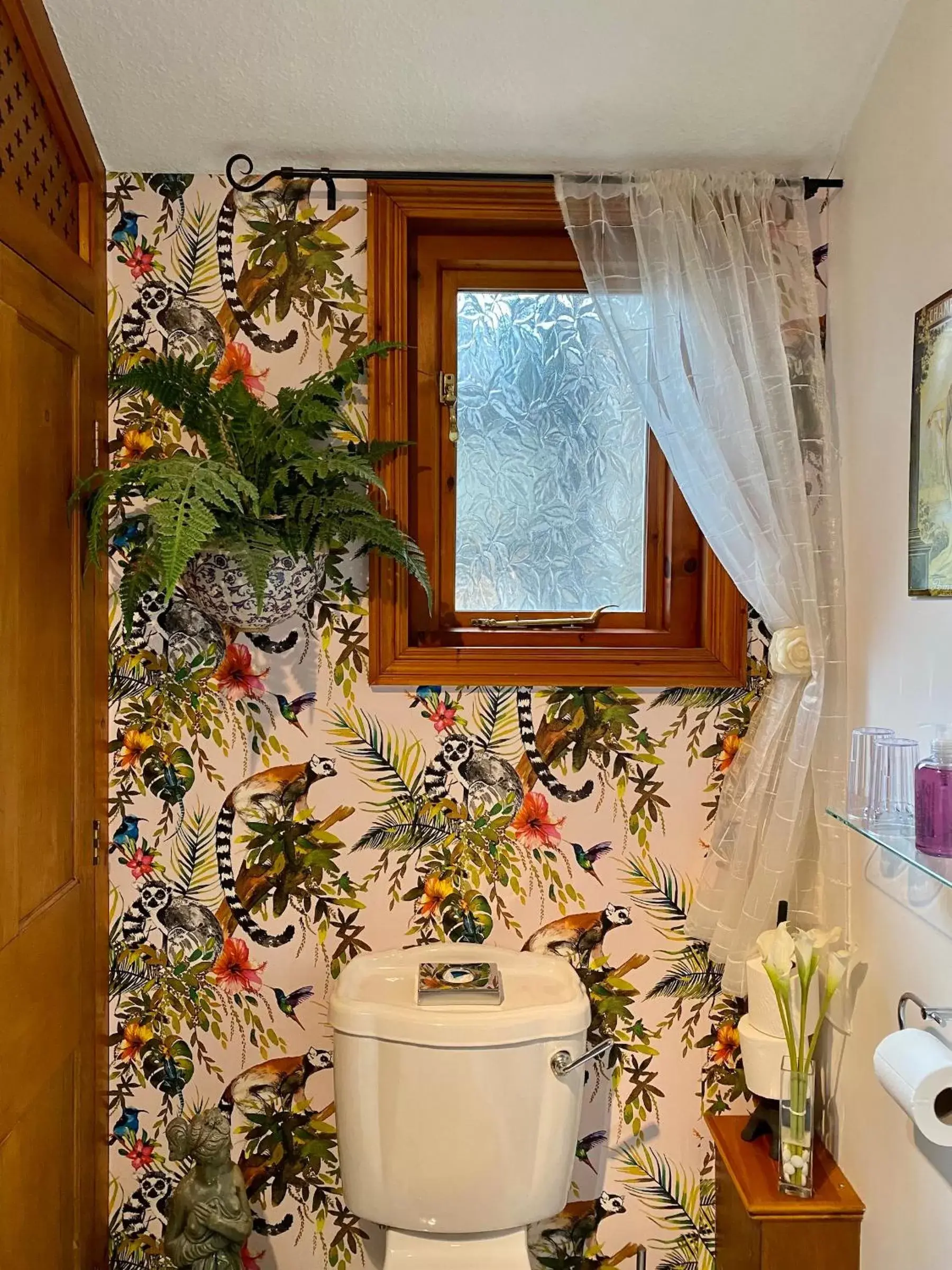 Toilet, Bathroom in Elm Tree Lodge