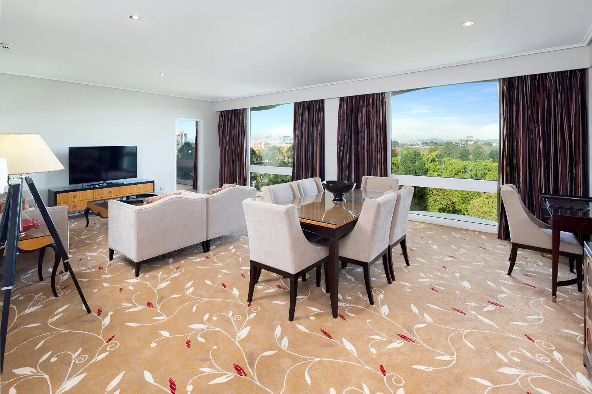 Living room, Dining Area in Royal On The Park