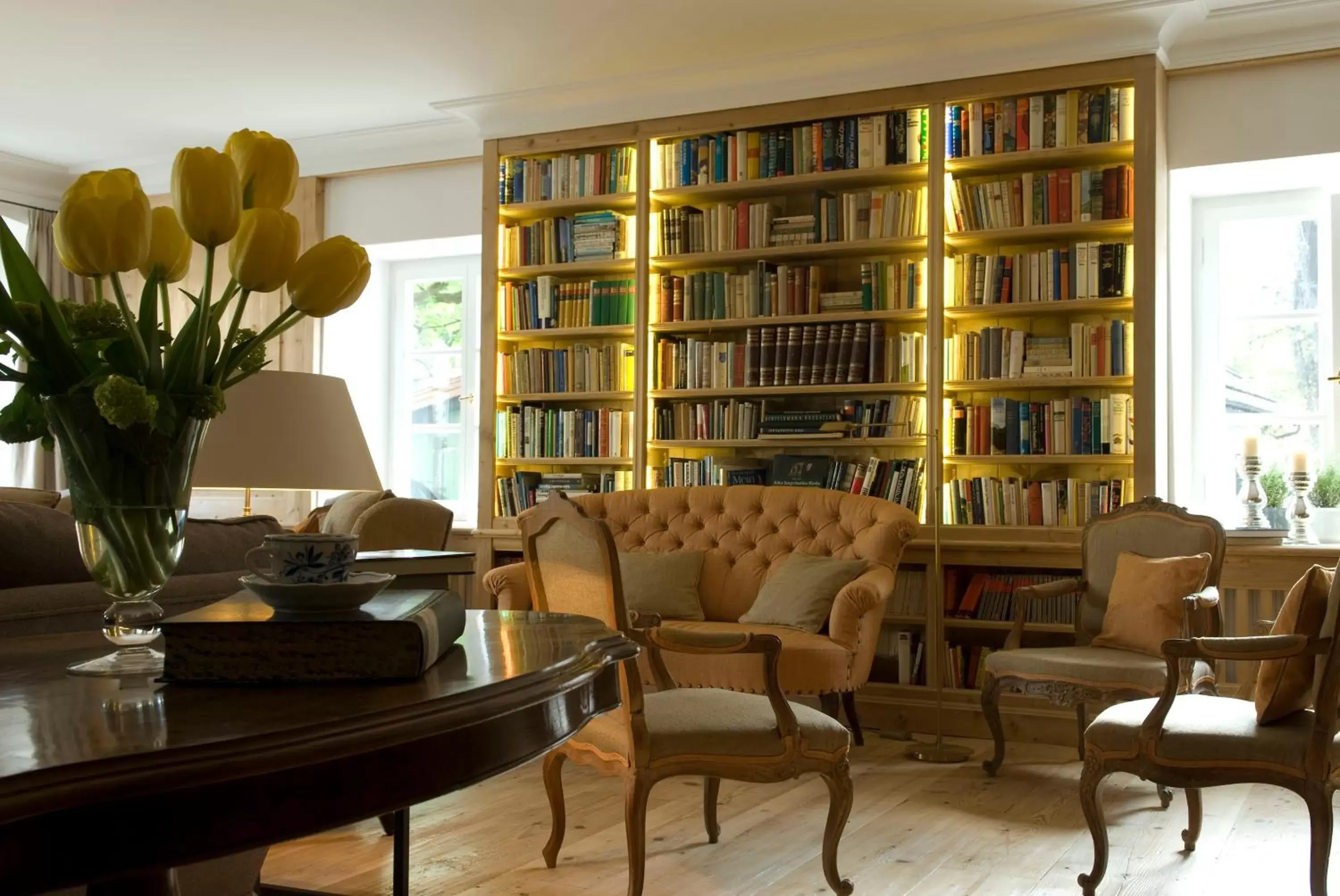 Library in Brauereigasthof-Hotel Aying
