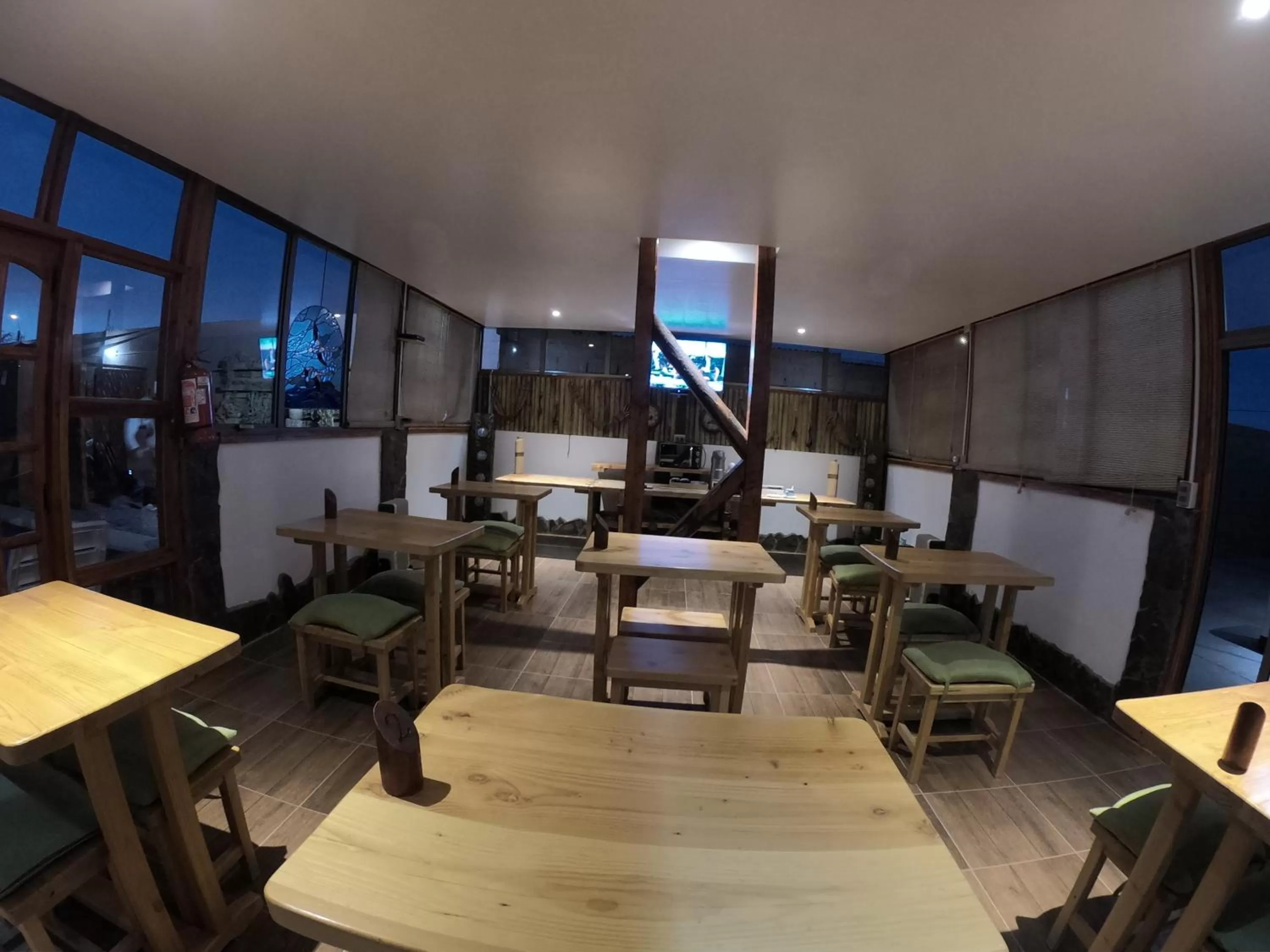 Communal lounge/ TV room in Hotel Casa Algarrobo