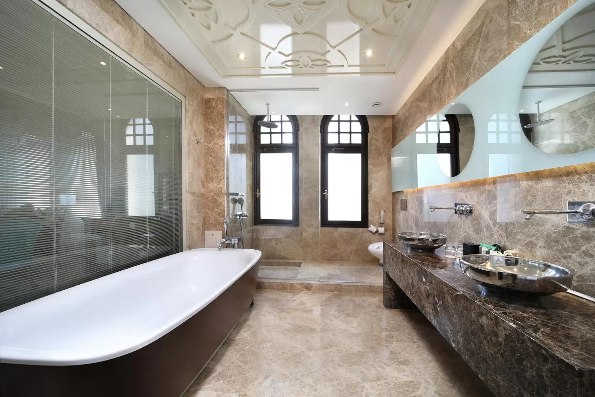 Hot Tub, Bathroom in Legacy Ottoman Hotel