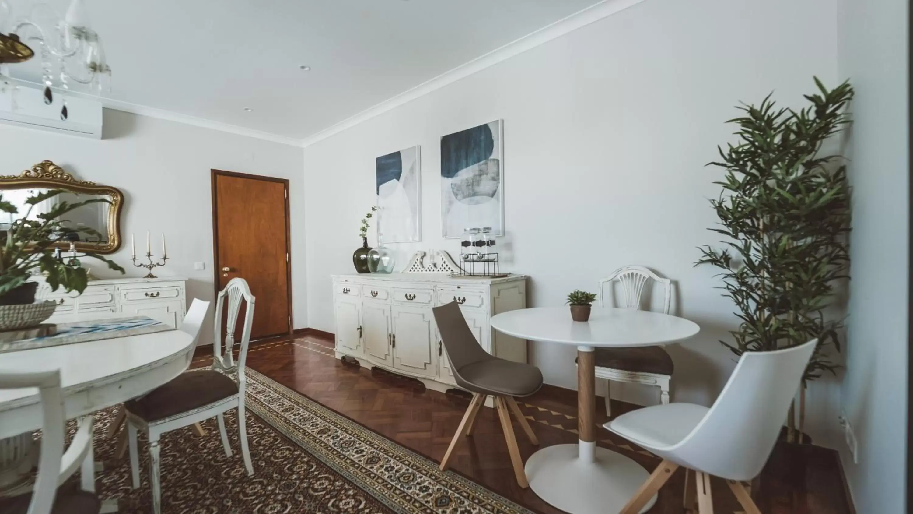 Dining Area in Vila Milreu Guest House