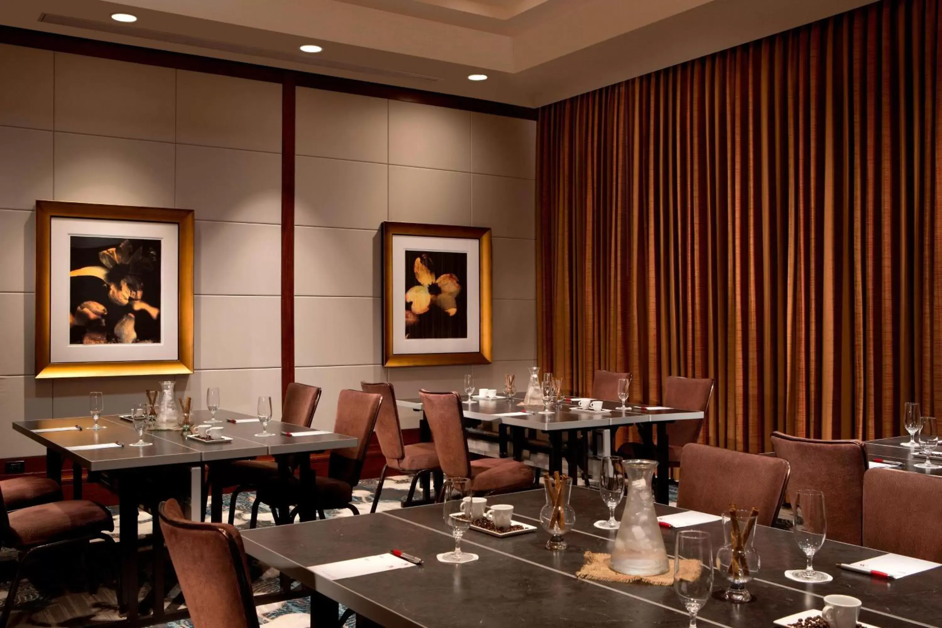 Meeting/conference room, Restaurant/Places to Eat in Palm Beach Marriott Singer Island Beach Resort & Spa