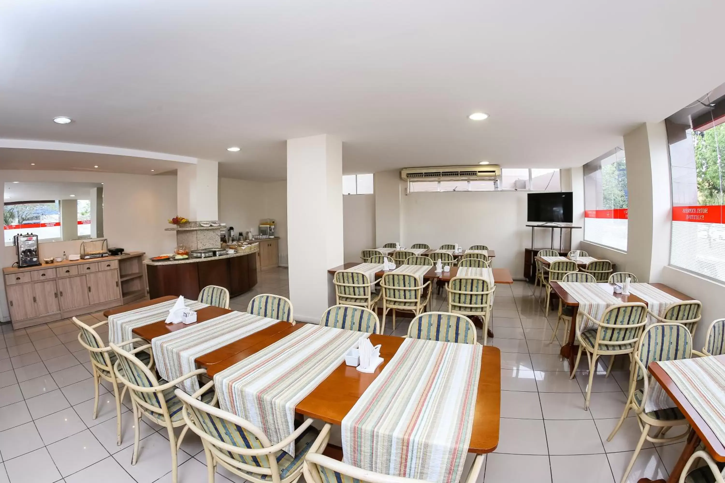 Restaurant/places to eat in Hotel Suárez Executive Novo Hamburgo Restaurant/places to eat in Hotel Suárez Executive Novo Hamburgo