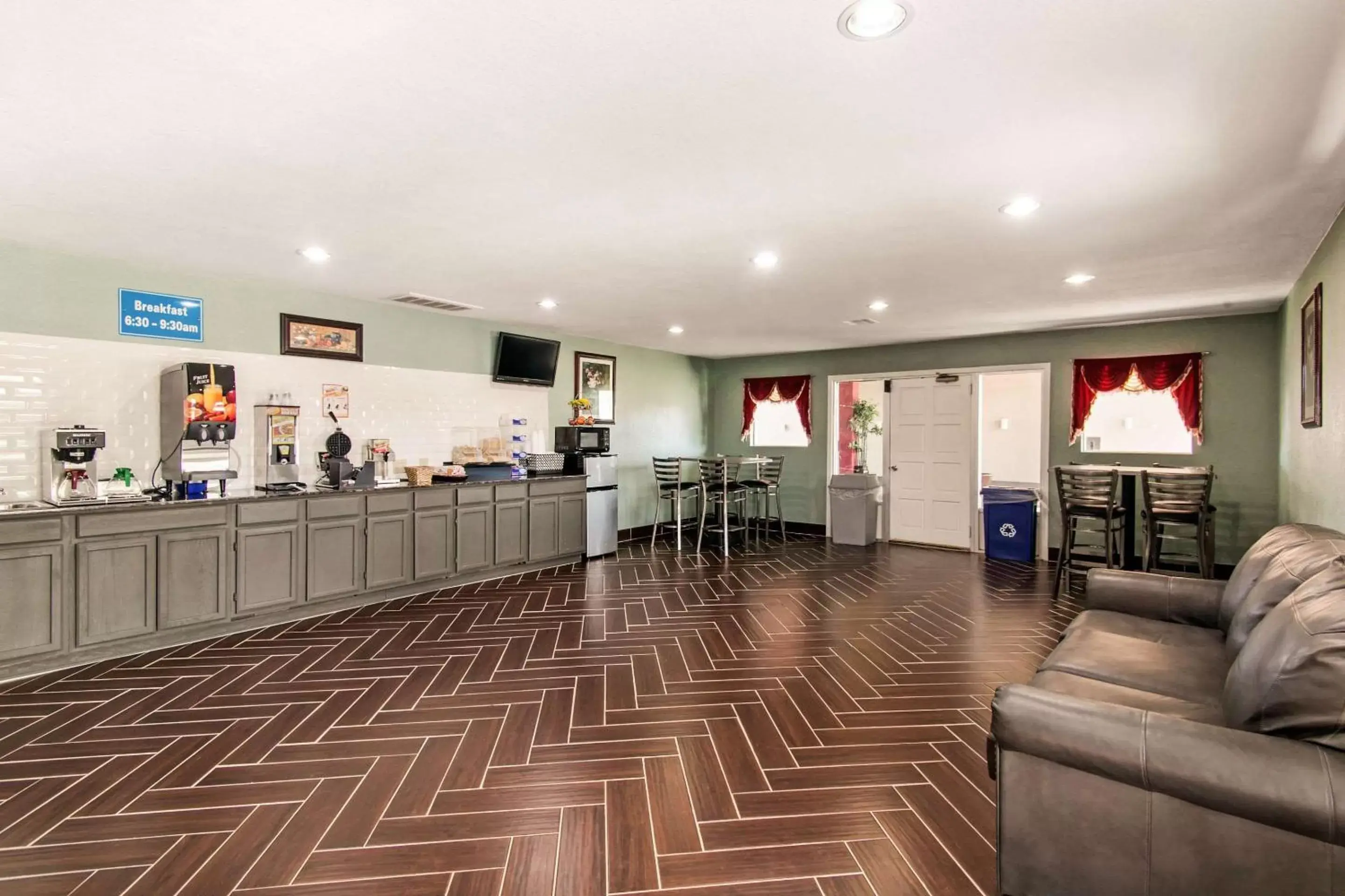 Restaurant/places to eat, Lobby/Reception in Rodeway Inn - Pauls Valley