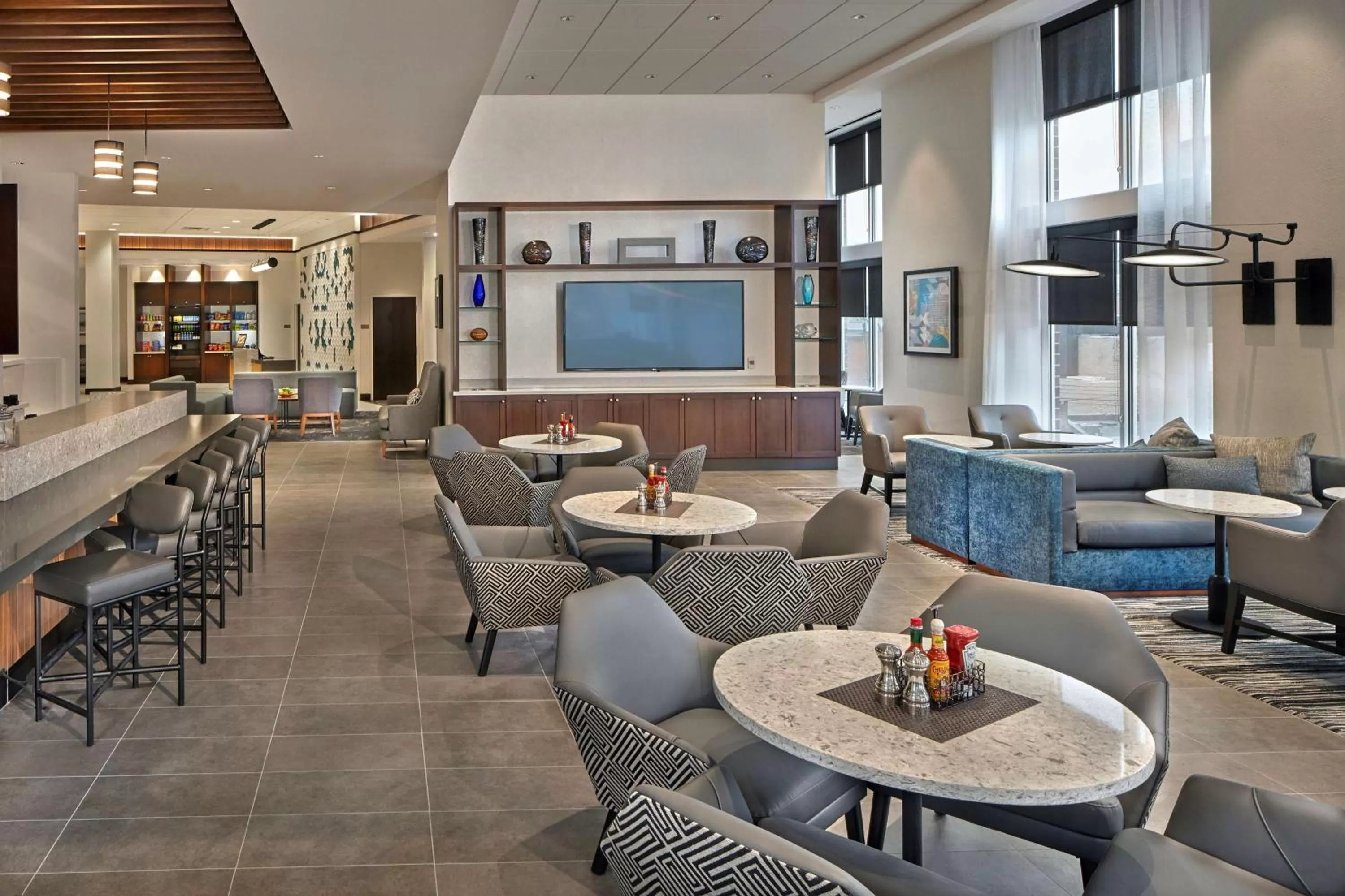 Lounge or bar in Hyatt Place State College