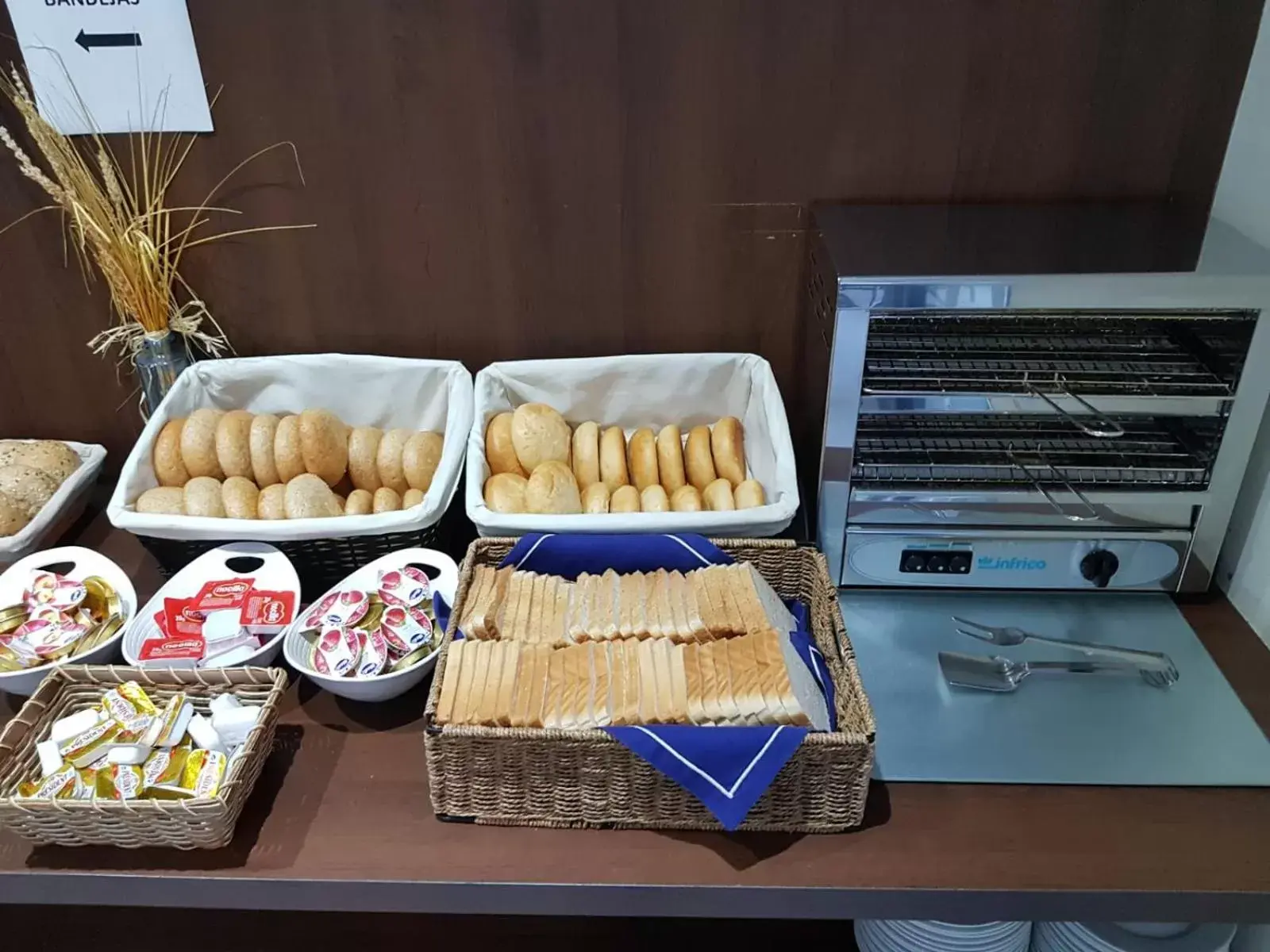 Continental breakfast in Hotel Olympia Universidades