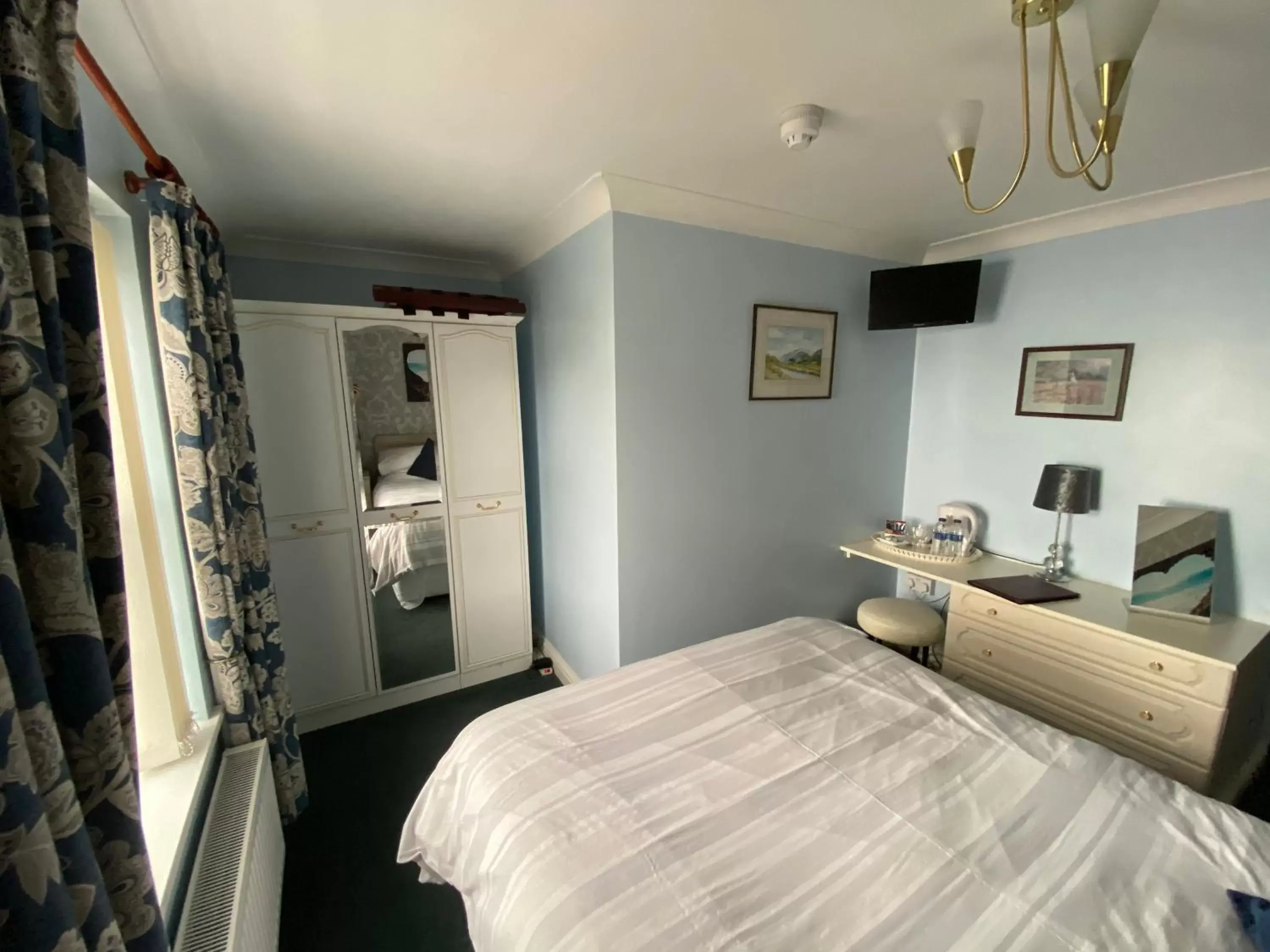 Bedroom, Bed in Flambards Hotel & Restaurant