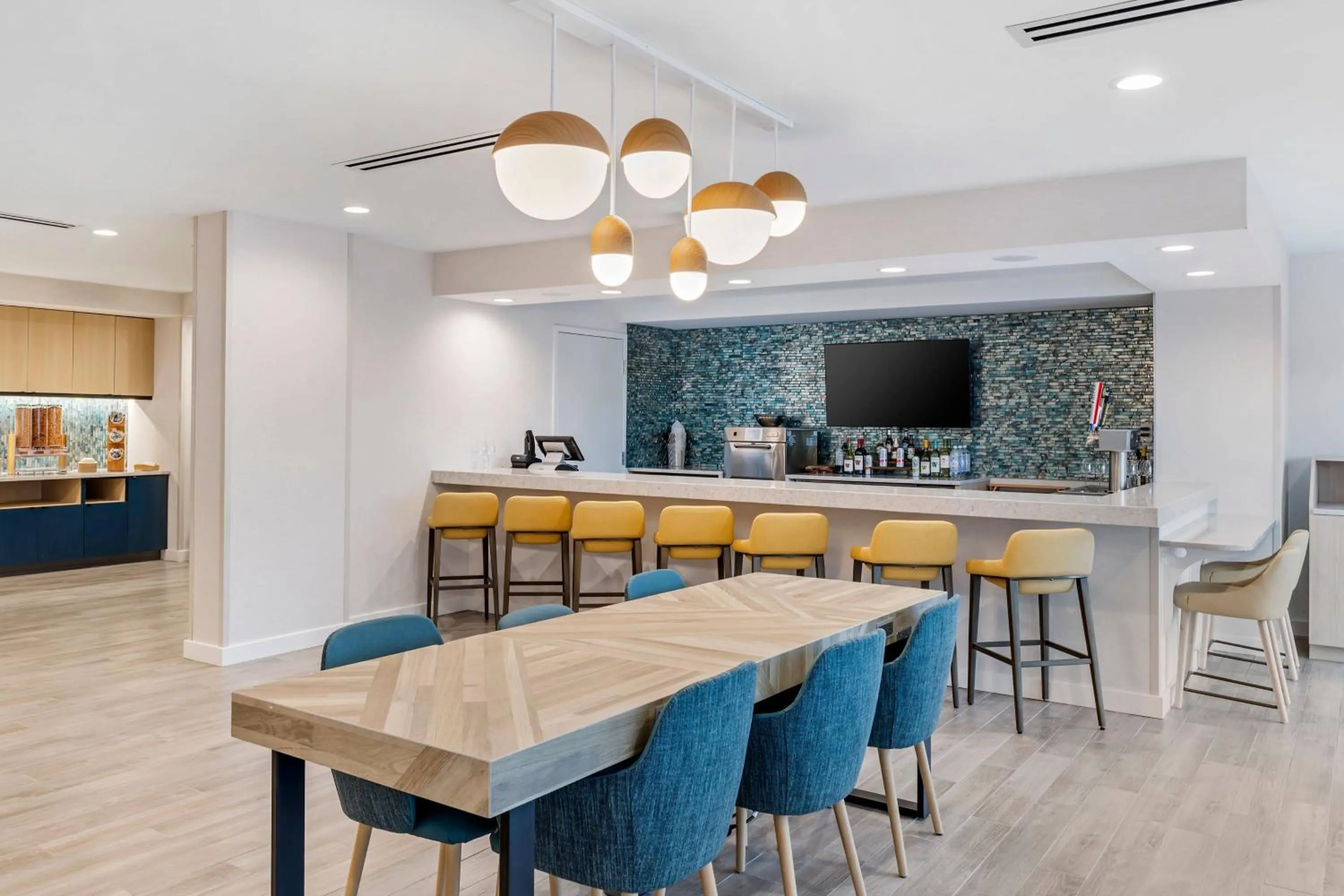 Lounge or bar in TownePlace Suites by Marriott Richmond Colonial Heights