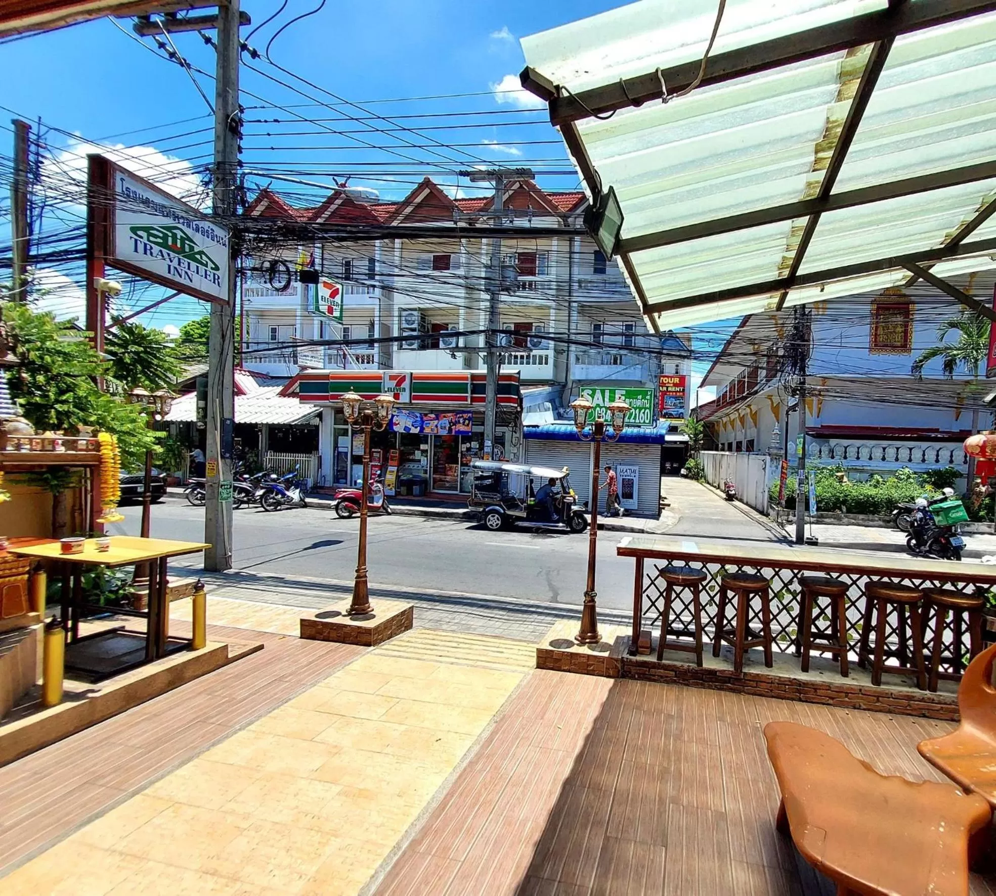 Facade/entrance in Traveller Inn Hotel