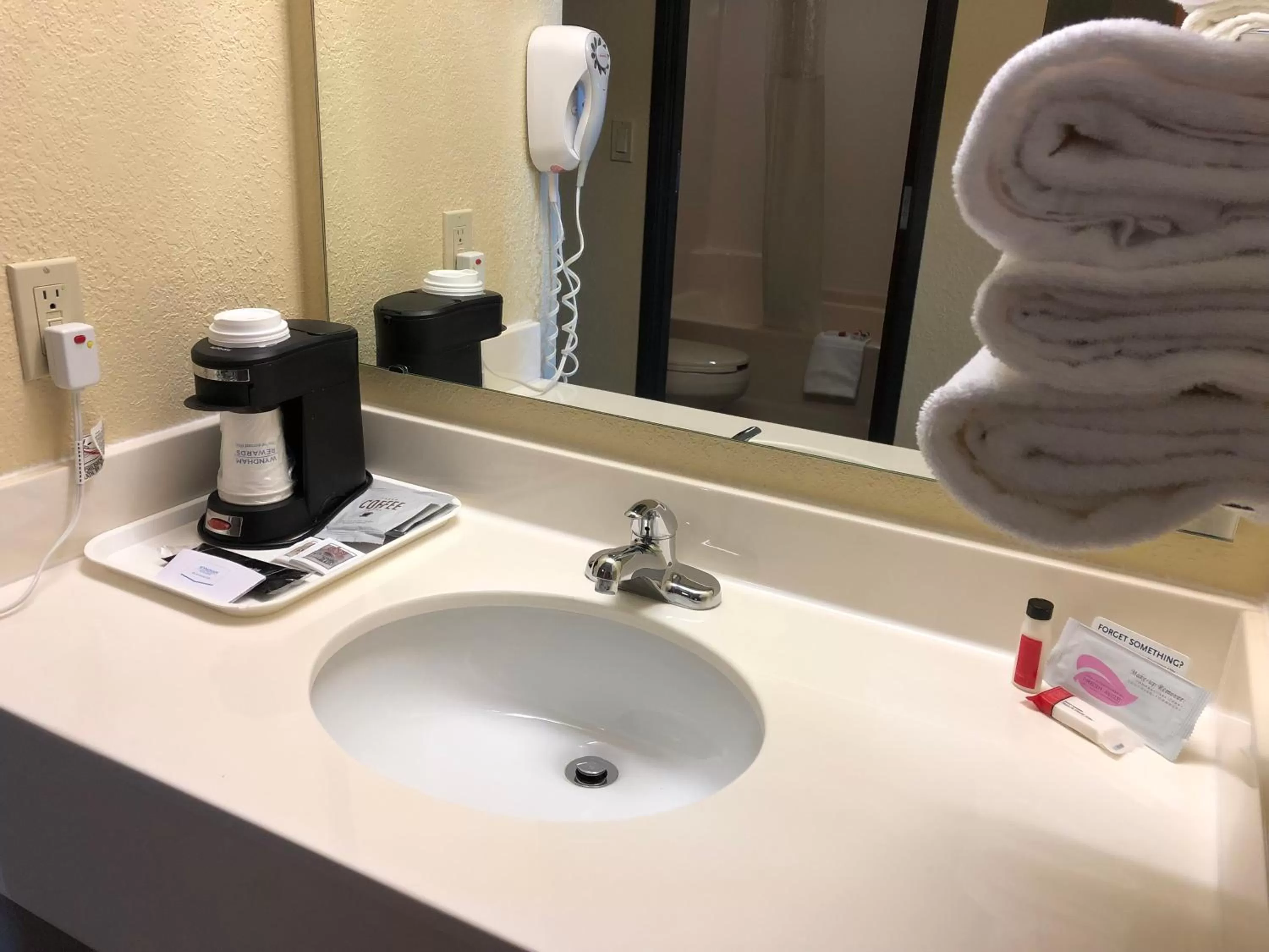 Days Inn by Wyndham Iron Mountain