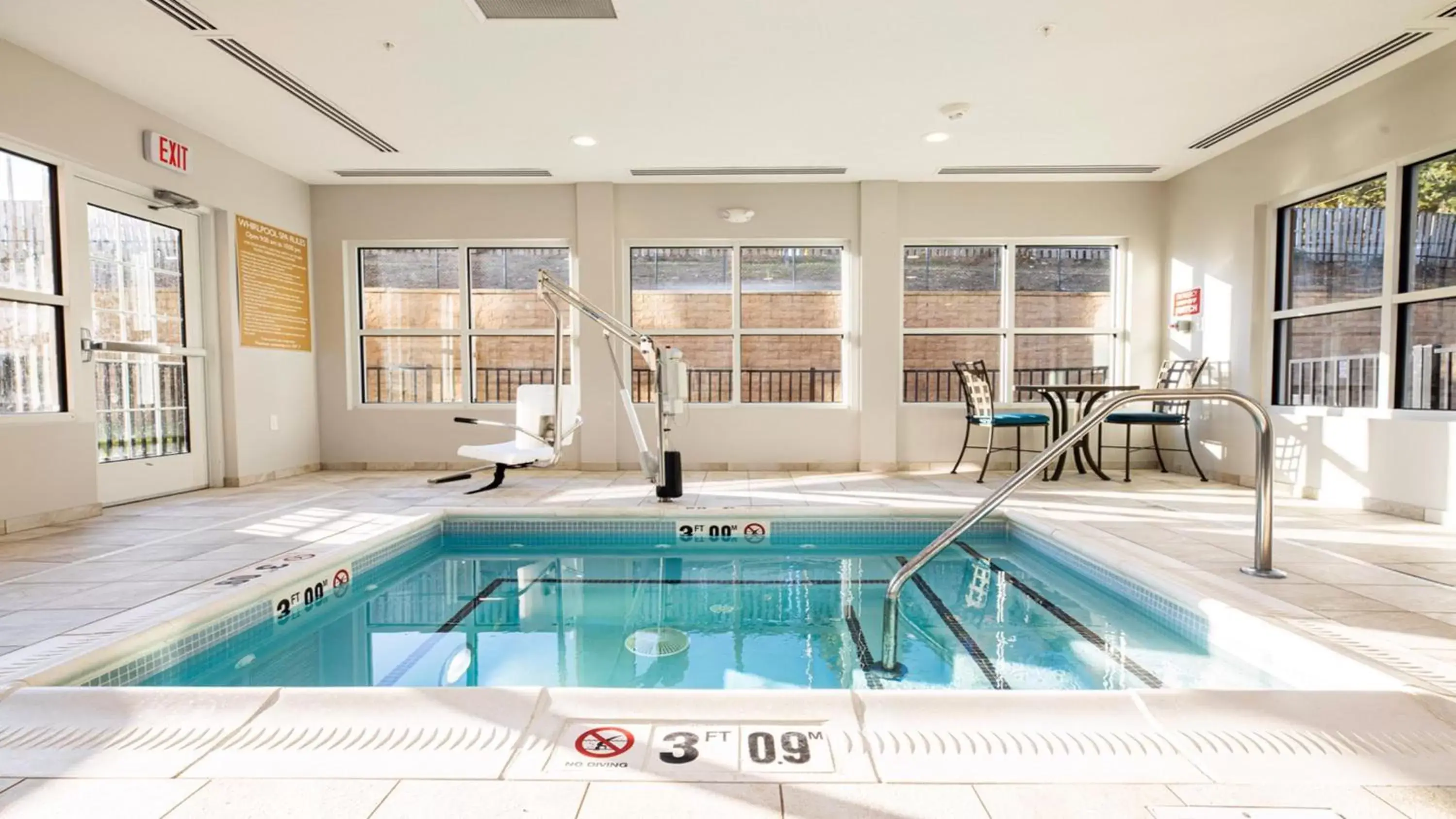 Swimming pool in Candlewood Suites - Dumfries - Quantico, an IHG Hotel