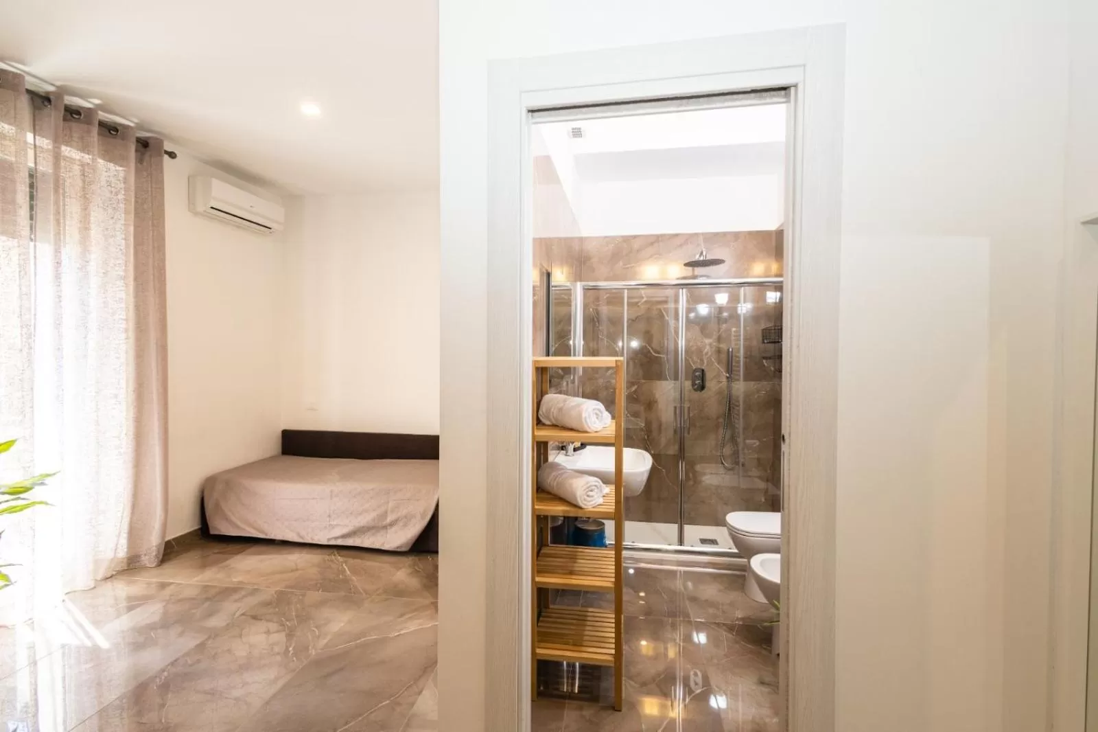 Shower in suebi rooms