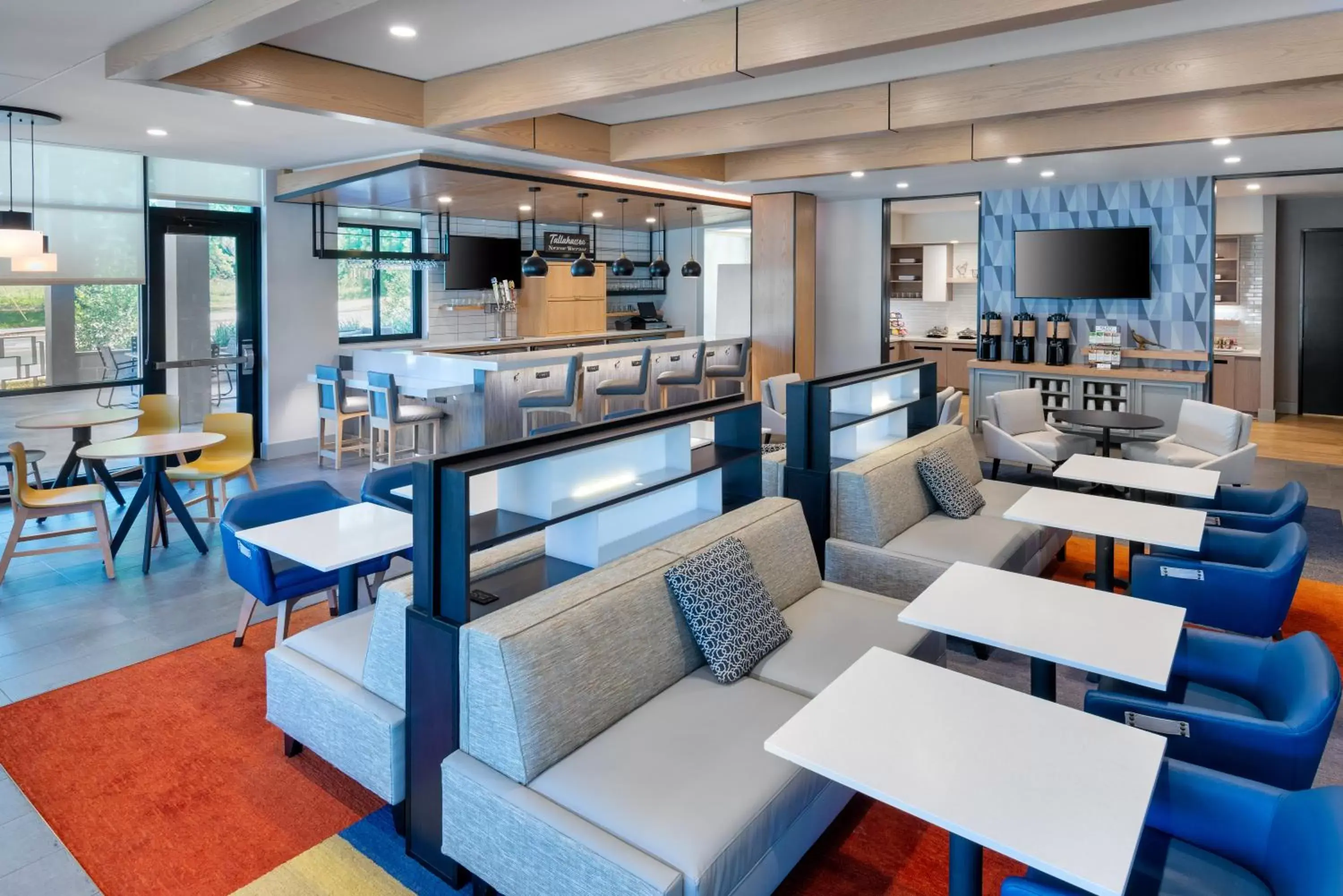 Lobby or reception, Lounge/Bar in Hyatt House Tallahassee Capitol University