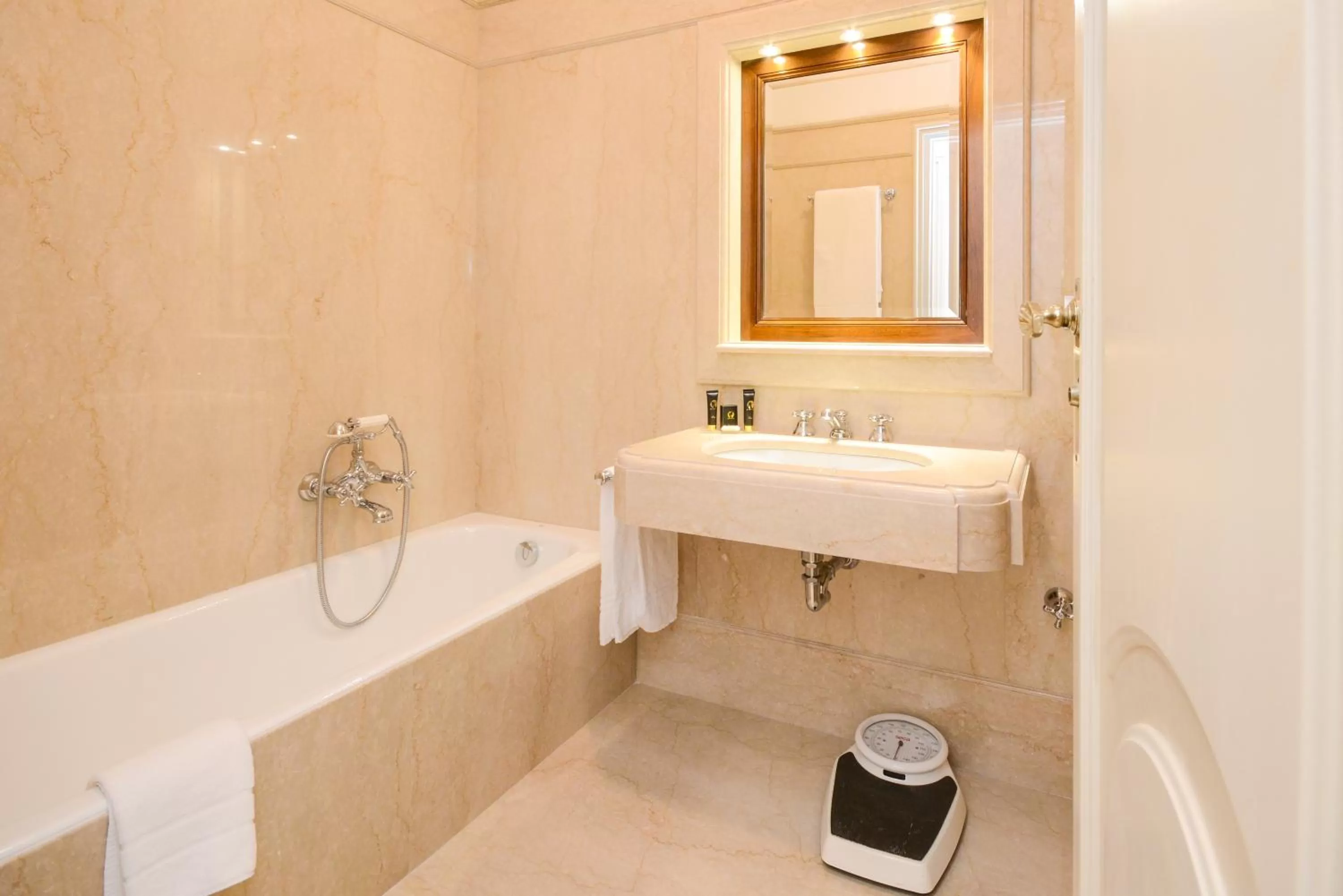 Bathroom in Hotel Vittoria