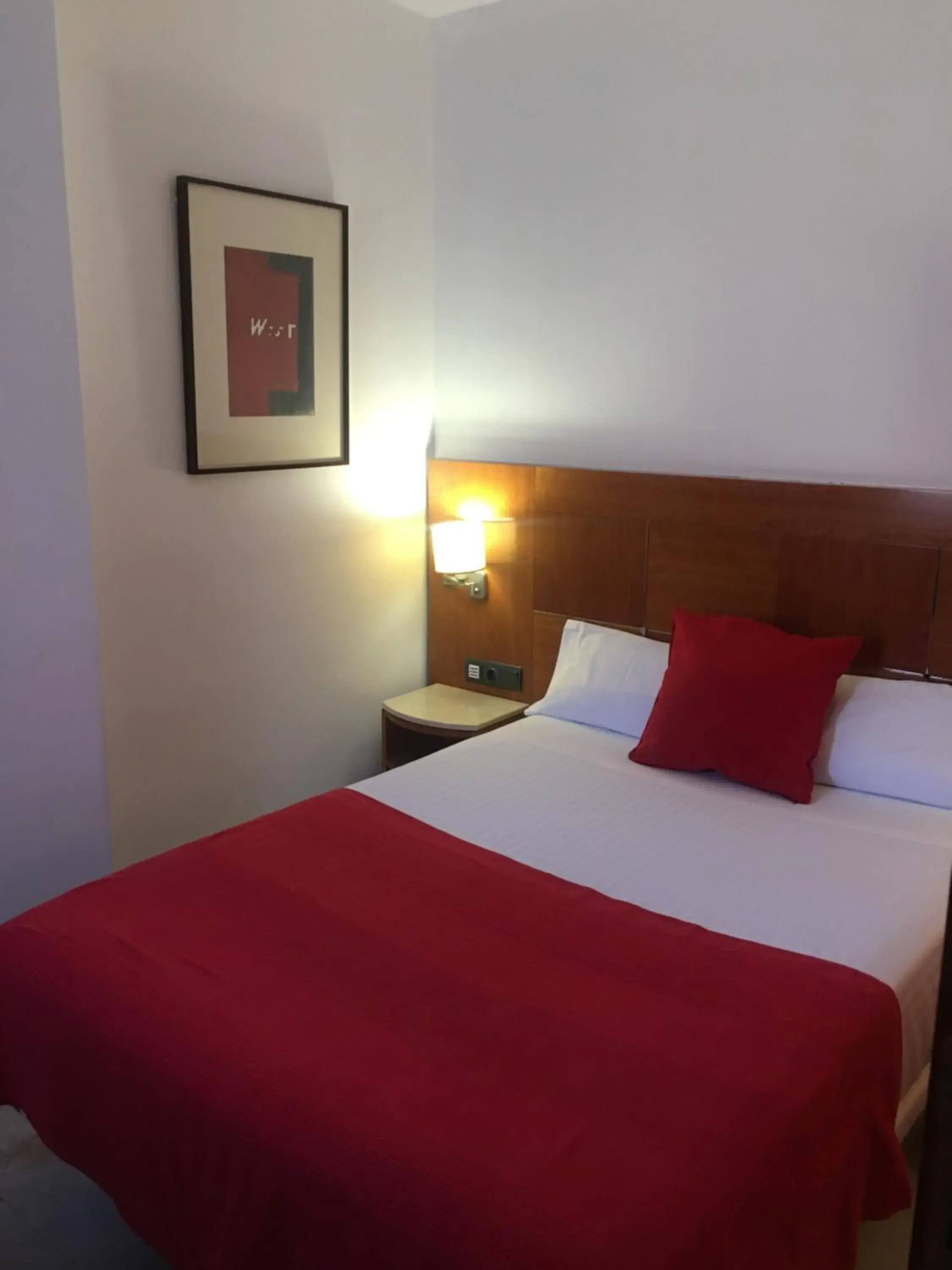 Bedroom, Bed in Hotel Calasanz