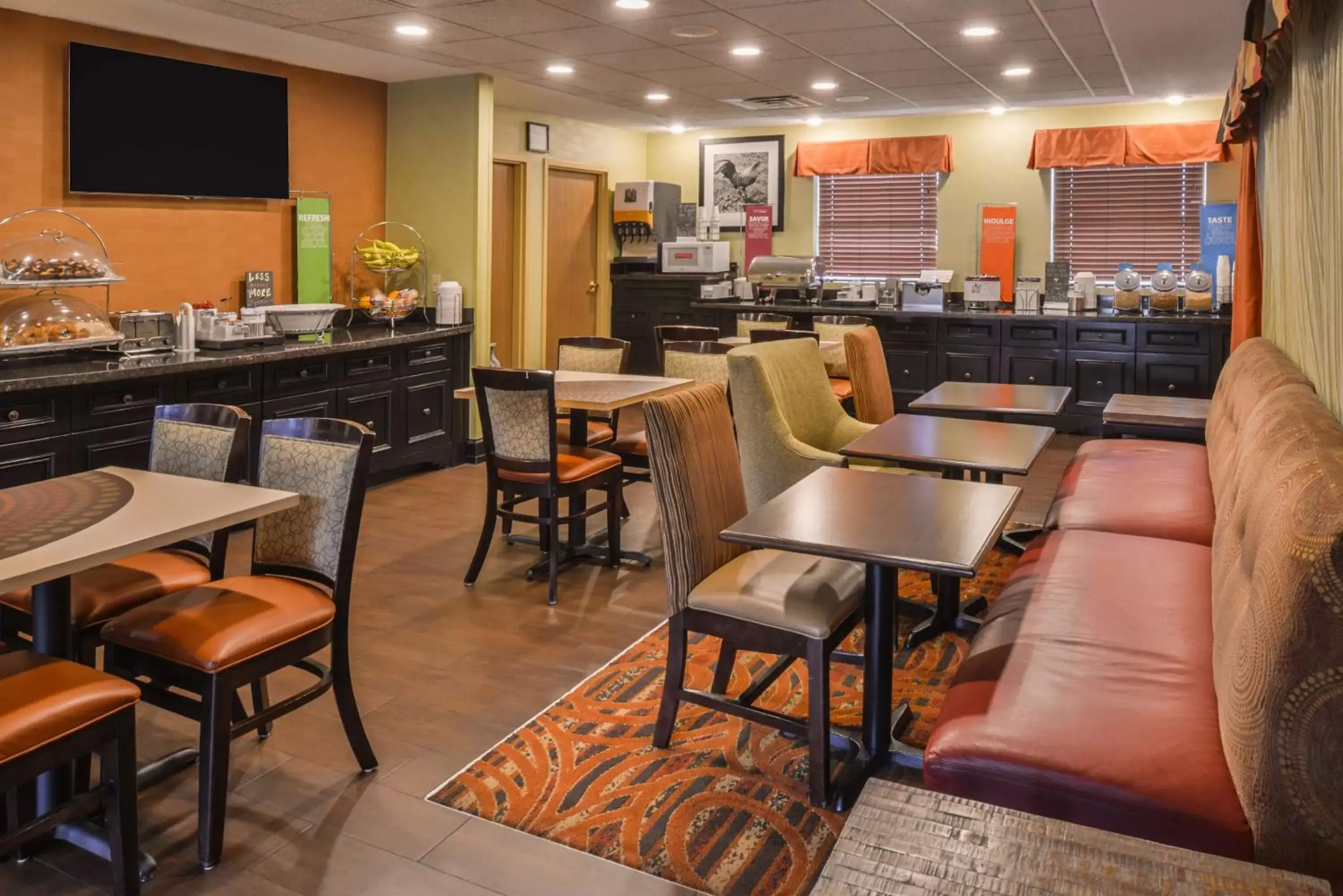 Dining area, Restaurant/Places to Eat in Hampton Inn Elkhart