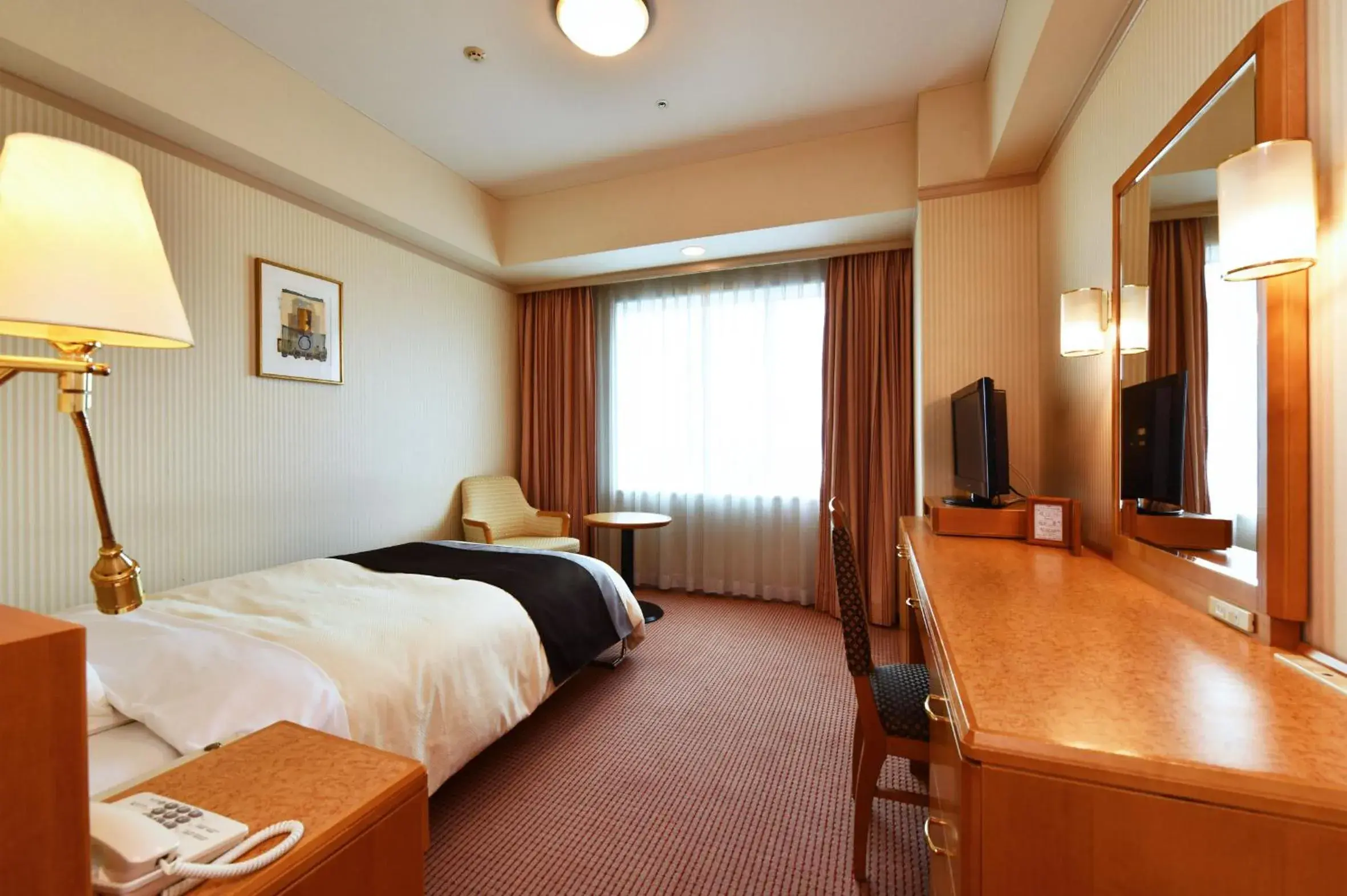 Photo of the whole room, Bed in Crest Hotel Kashiwa