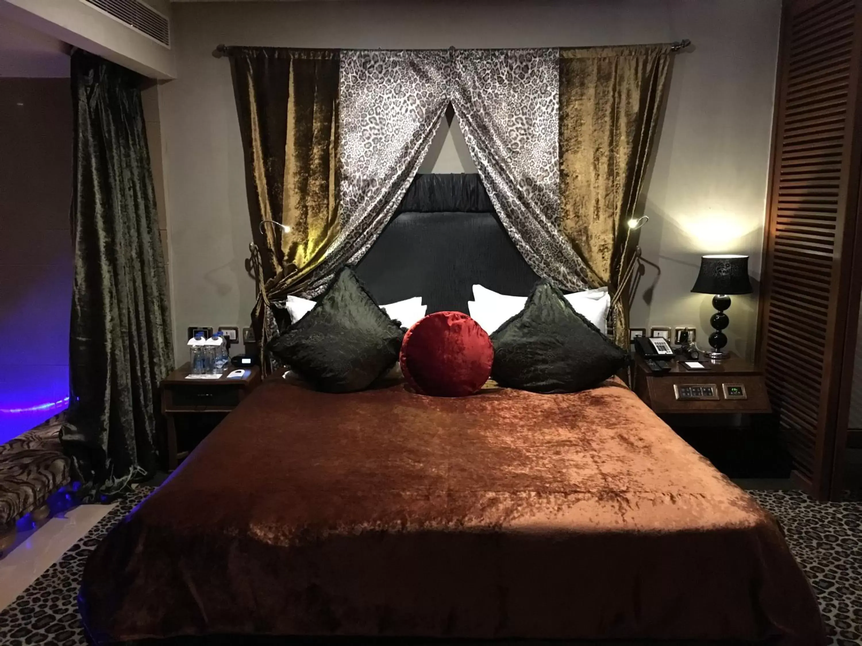 Bedroom, Bed in Radisson Blu Hotel MBD Ludhiana