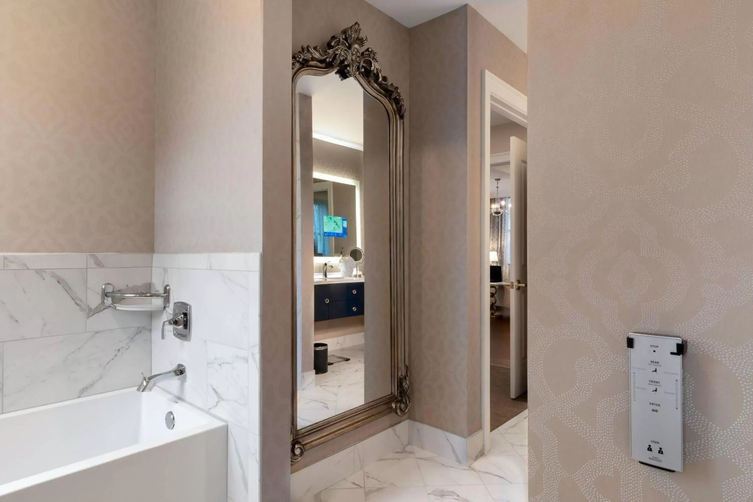 Bathroom in Hotel Saint Louis, Autograph Collection