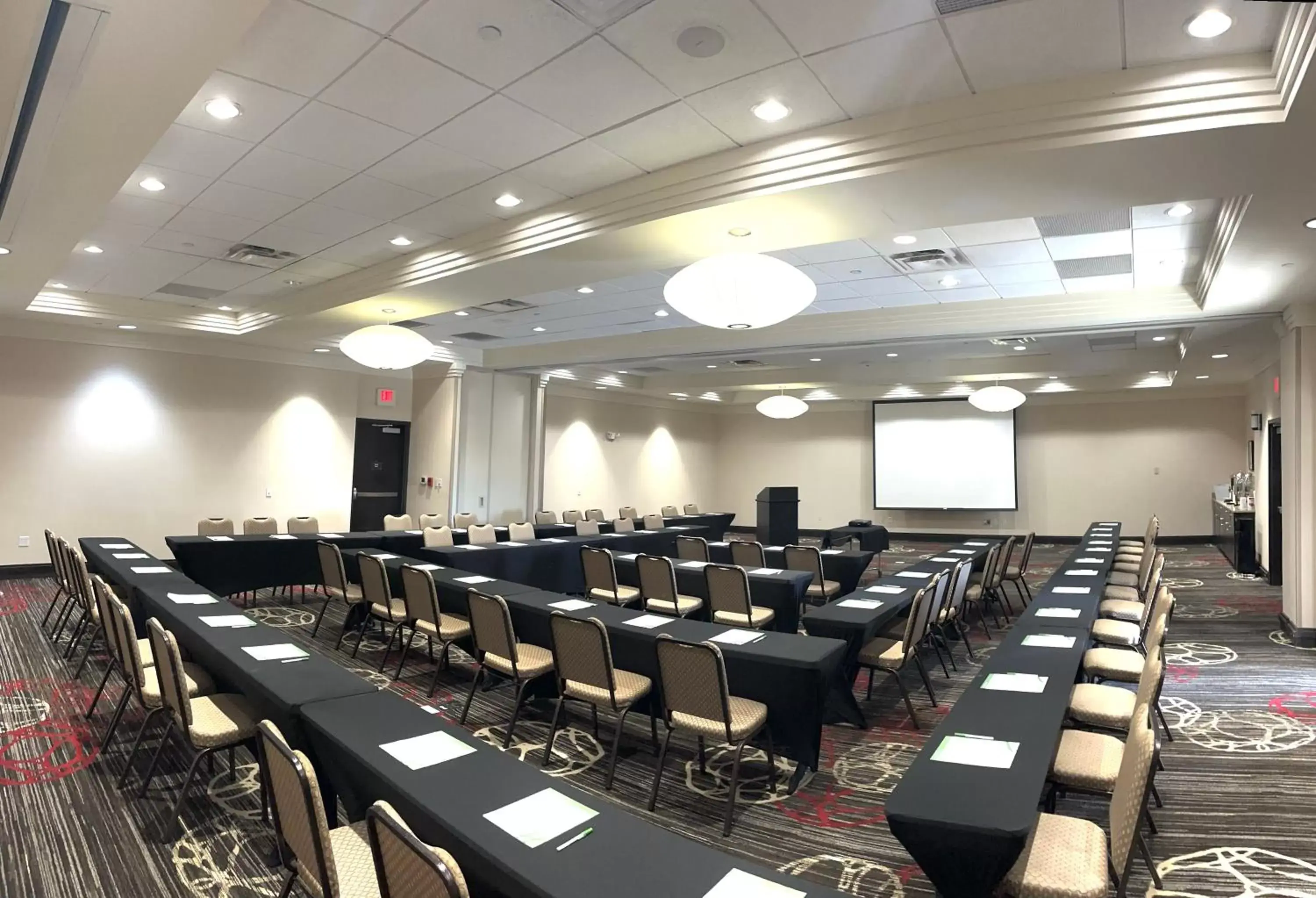 Meeting/conference room in Holiday Inn Louisville Airport - Fair/Expo, an IHG Hotel