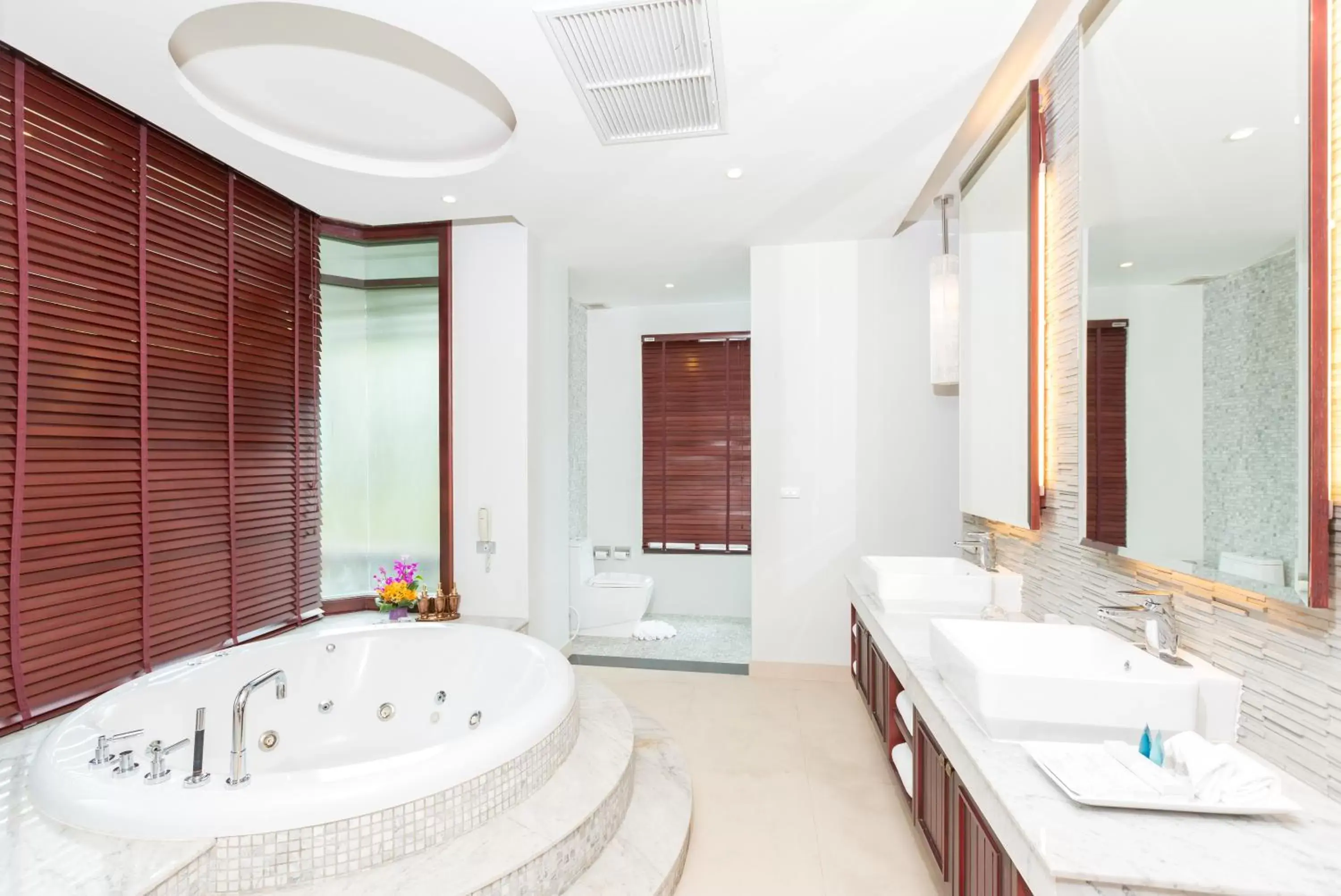 Bathroom in Wyndham Sea Pearl Resort, Phuket