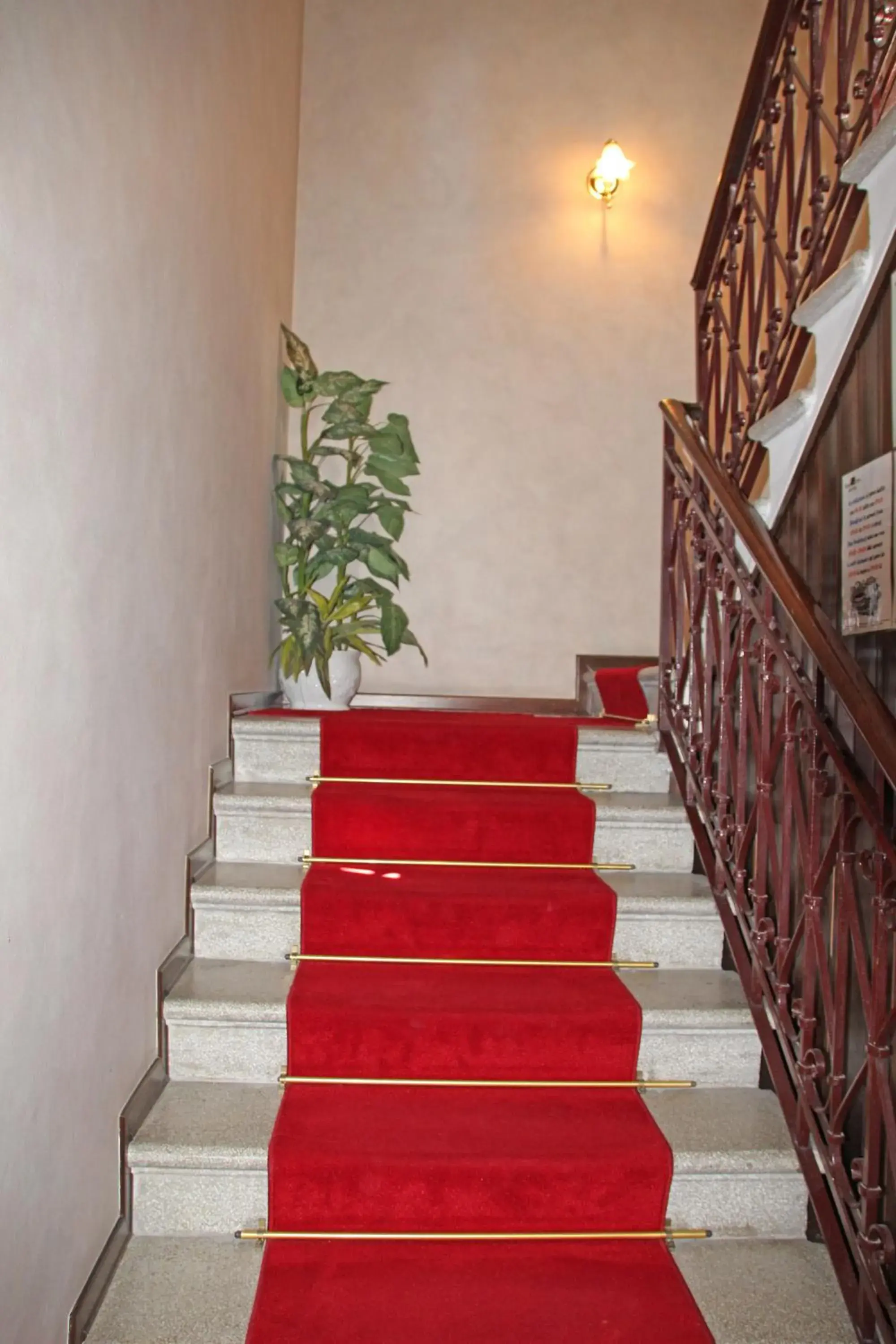 Decorative detail in Albergo Ristorante Leon d'Oro