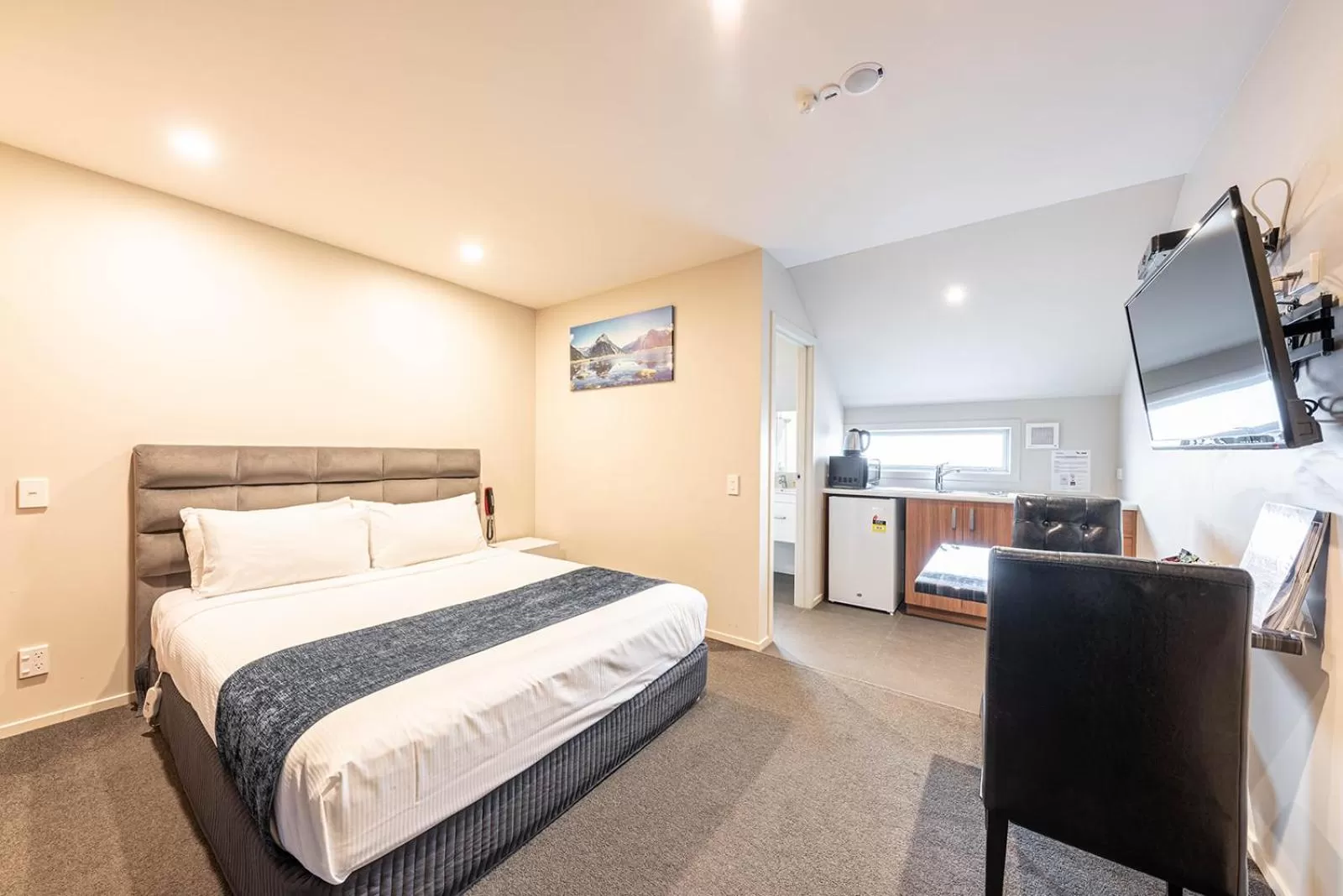 Photo of the whole room, Bed in 311 Motel Riccarton