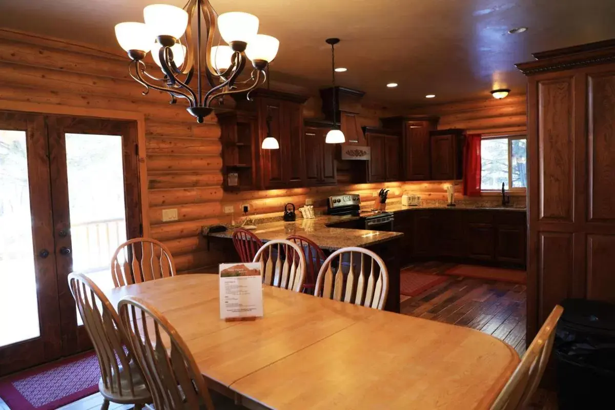 Dining Area in Zion Ponderosa Ranch Resort